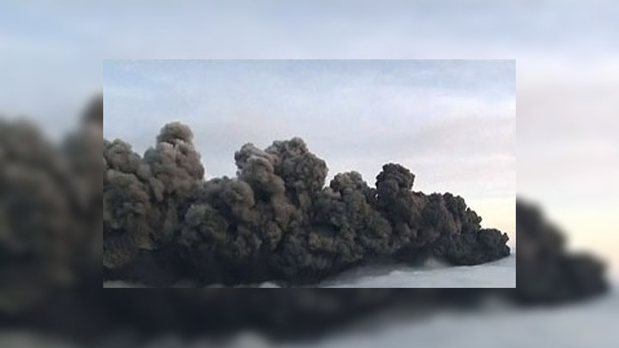 Облака вулканического пепла накрыли Латвию