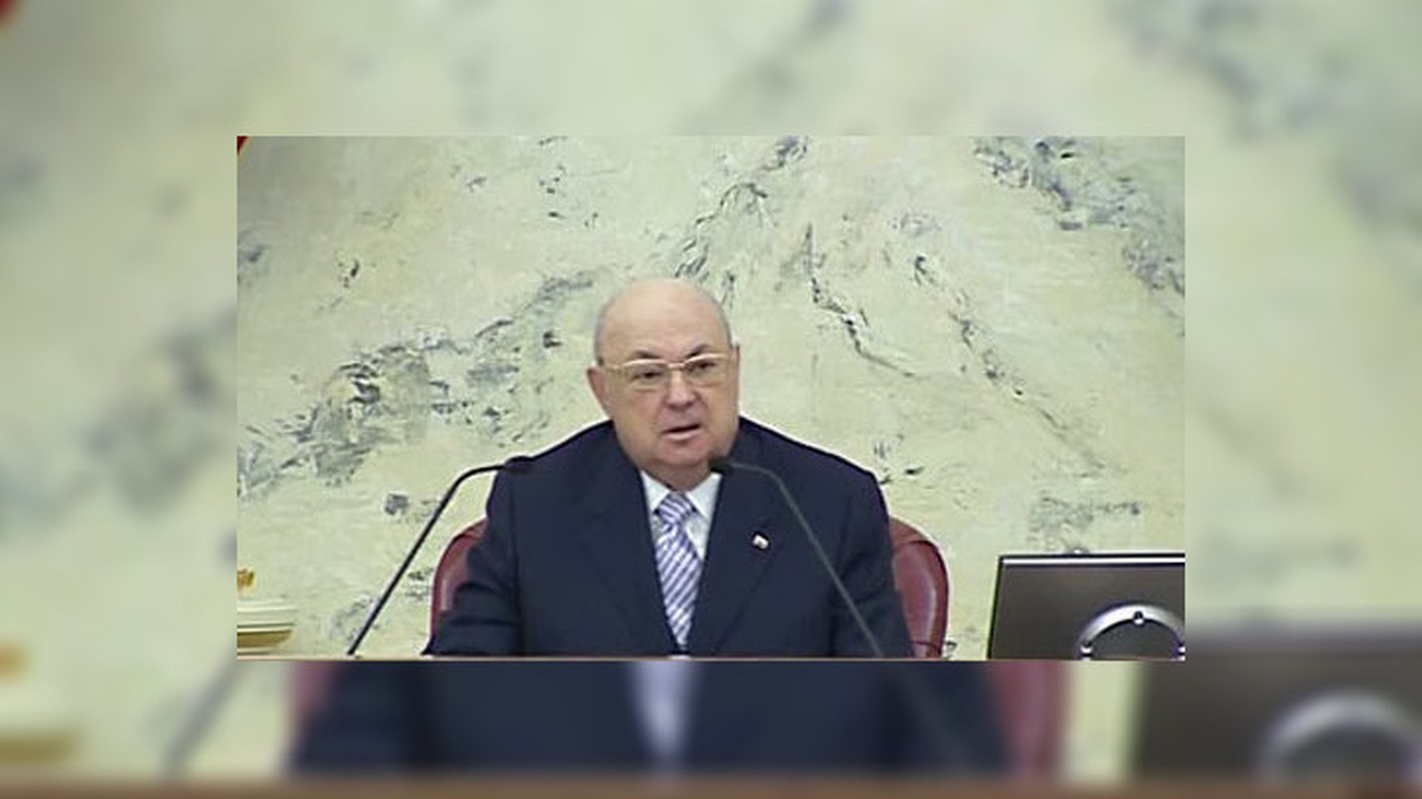 Ресин прорубил окно в "Единую Россию"