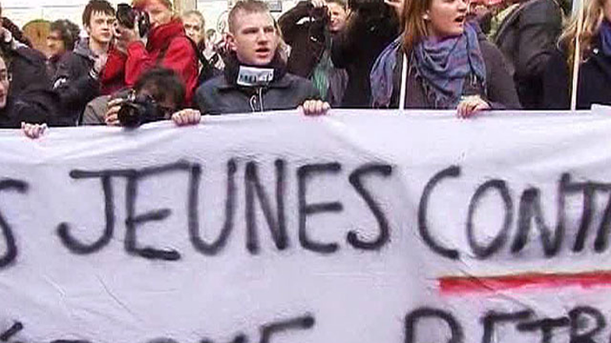 Во Франции протесты идут на спад, а реформа - на утверждение