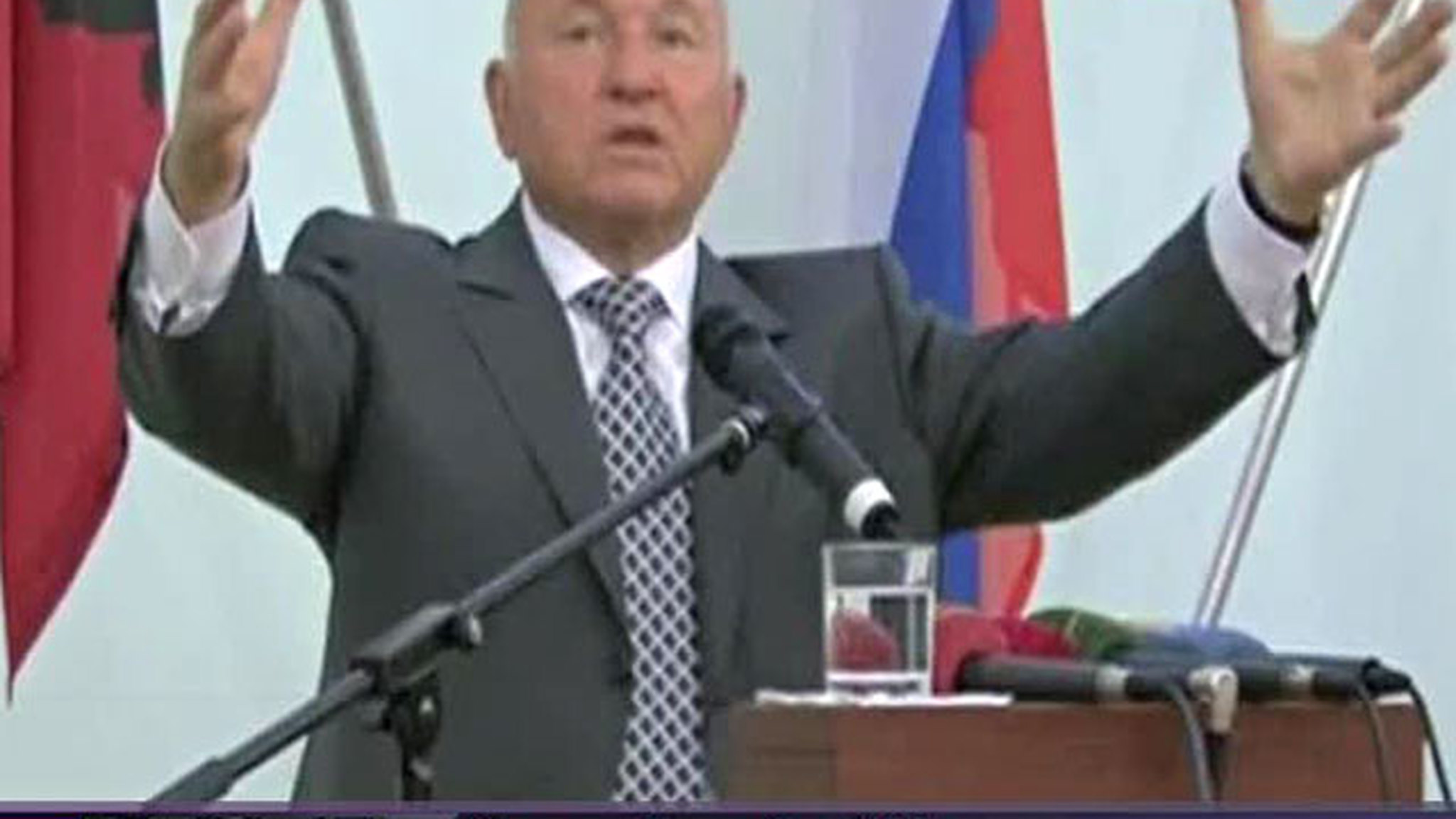 Лужков распробовал "Яблоко"