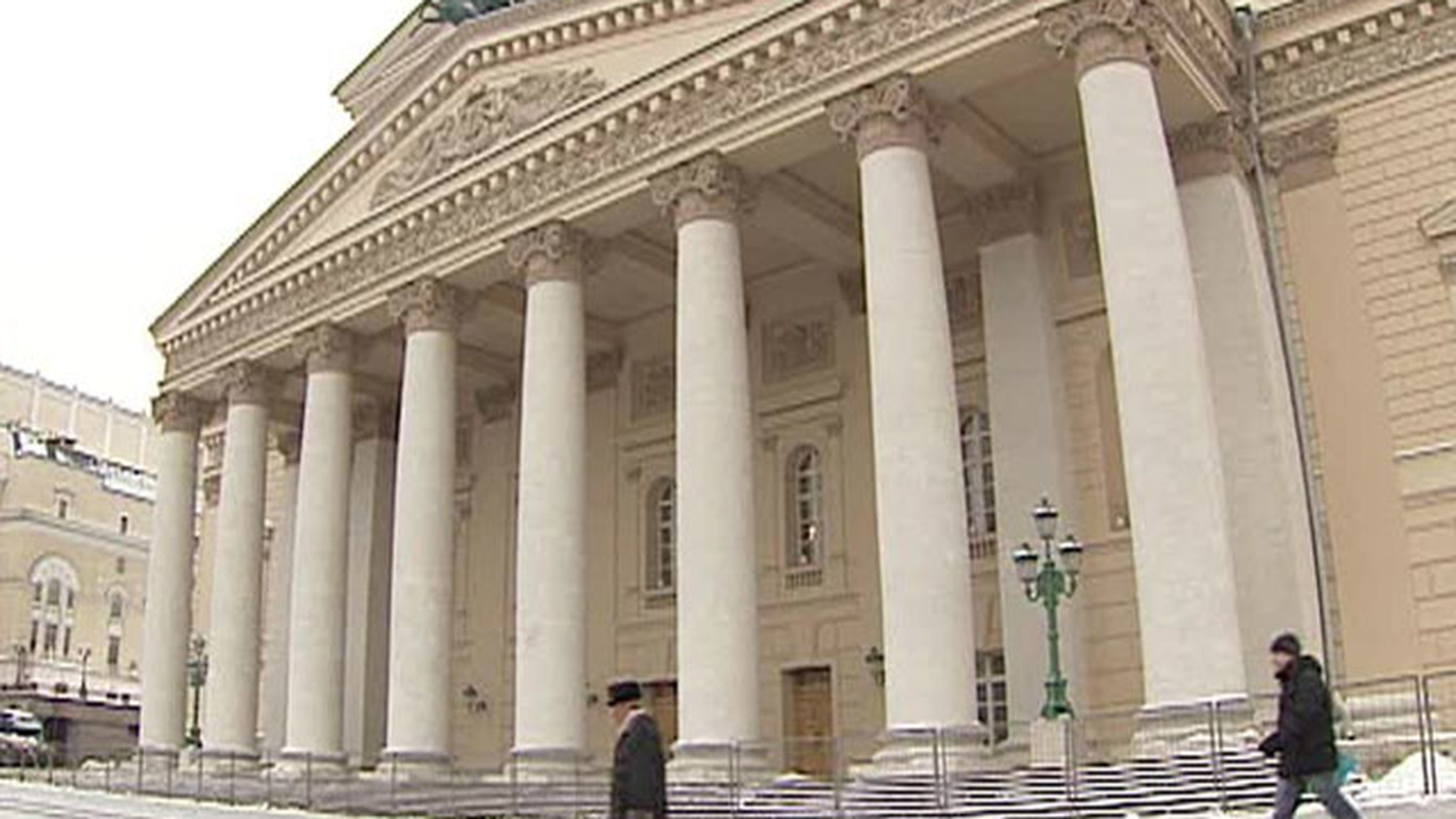 Театрам вдруг стало тесно в центре Москвы. Реплика Григория Заславского