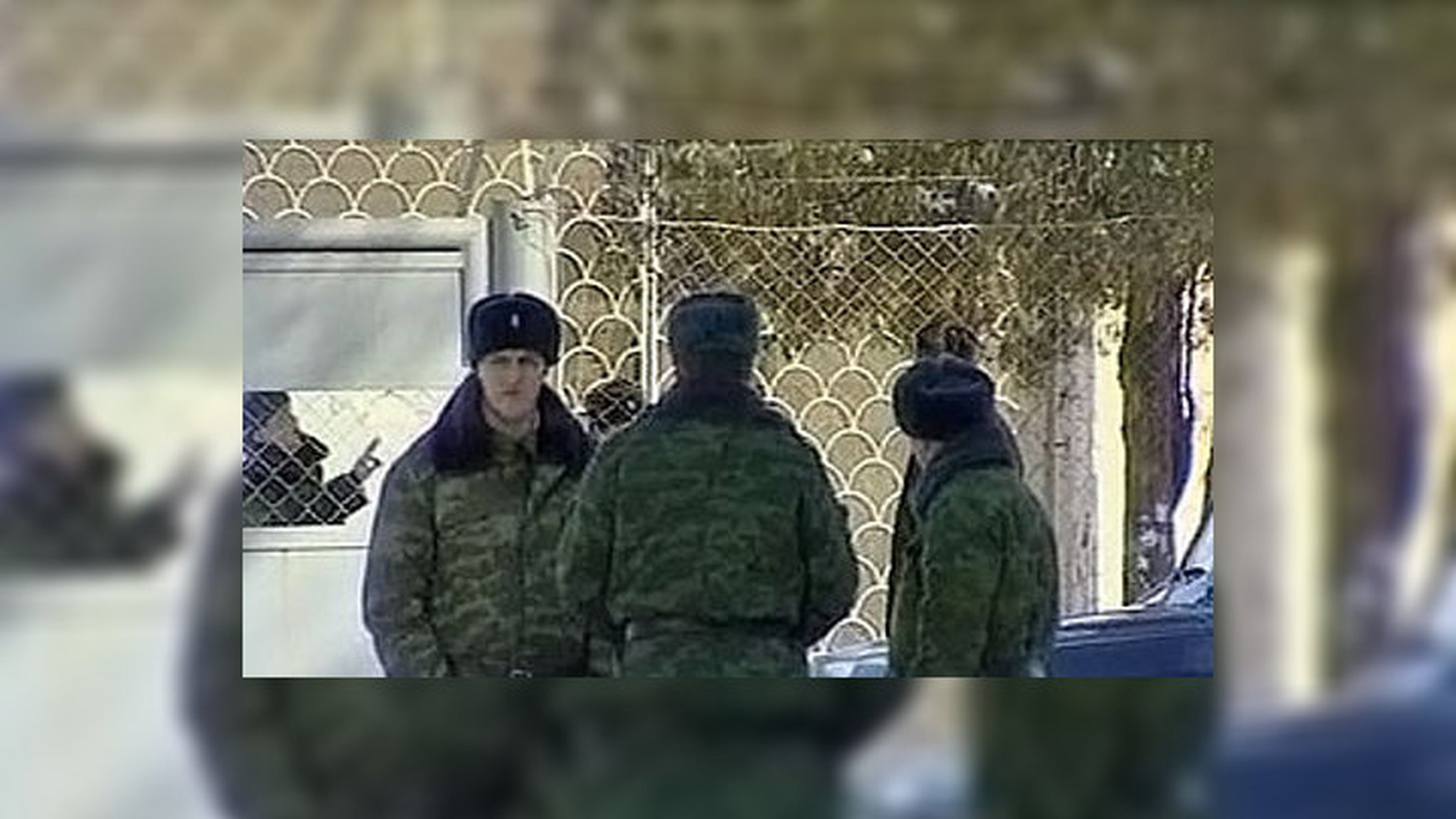 Российские военные прощаются с кирзачами и портянками