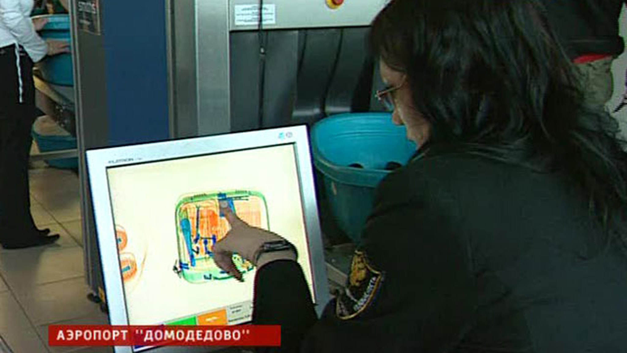 Милиция в аэропортах бдительно не проверяет паспорта