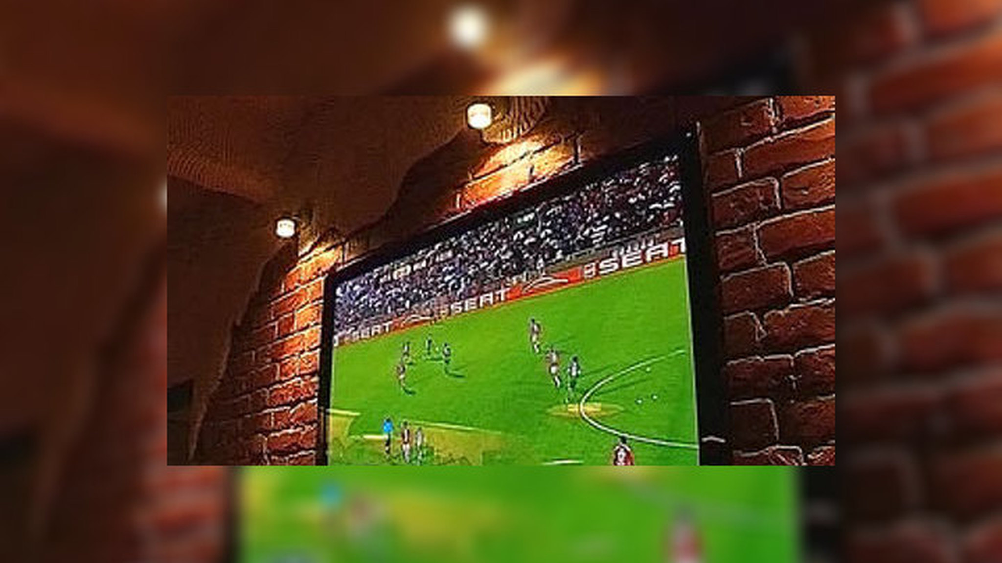 Спортбары и рестораны Москвы ожидает жаркий футбольный вечер