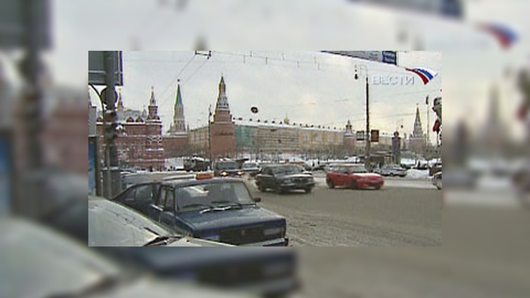 Московский Манеж трещит по швам