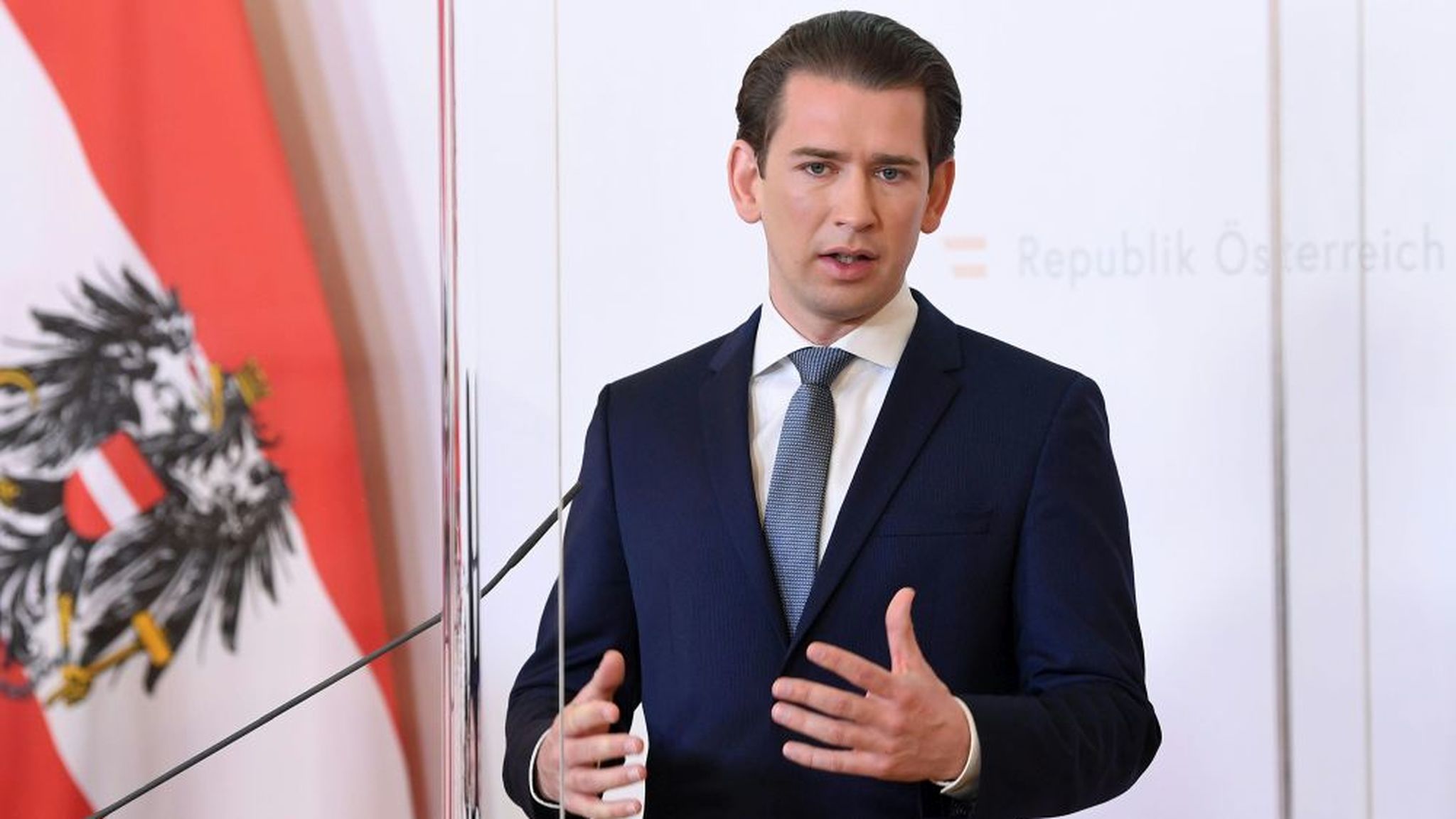 Канцлер Австрии призвал к скорейшей регистрации "Спутника V" в Евросоюзе