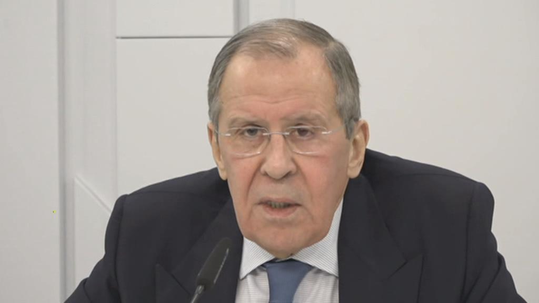 Это немыслимо: Лавров прокомментировал ситуацию с "отравлением" чешских политиков