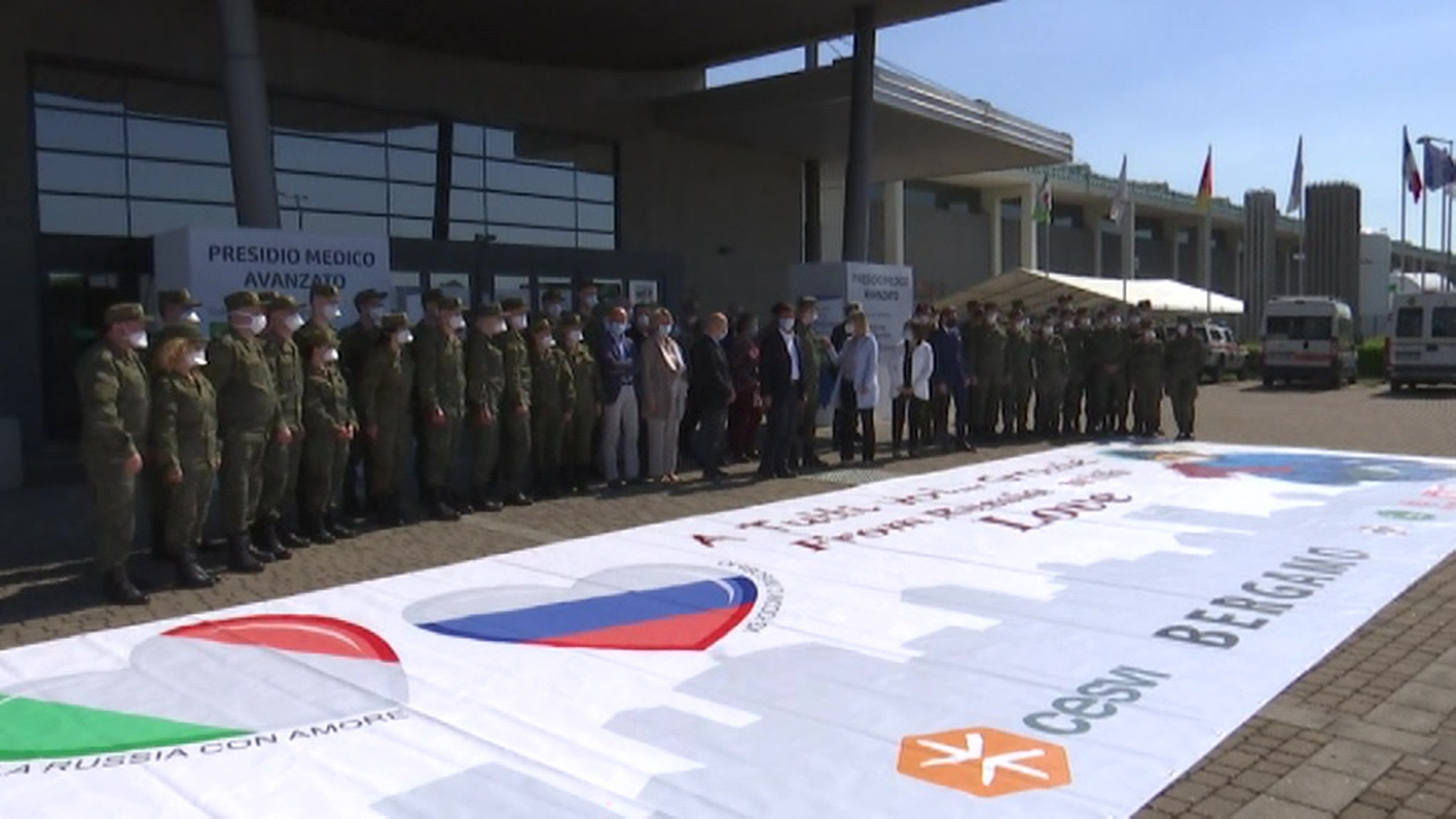 Министр обороны Италии поблагодарил российских военных за помощь