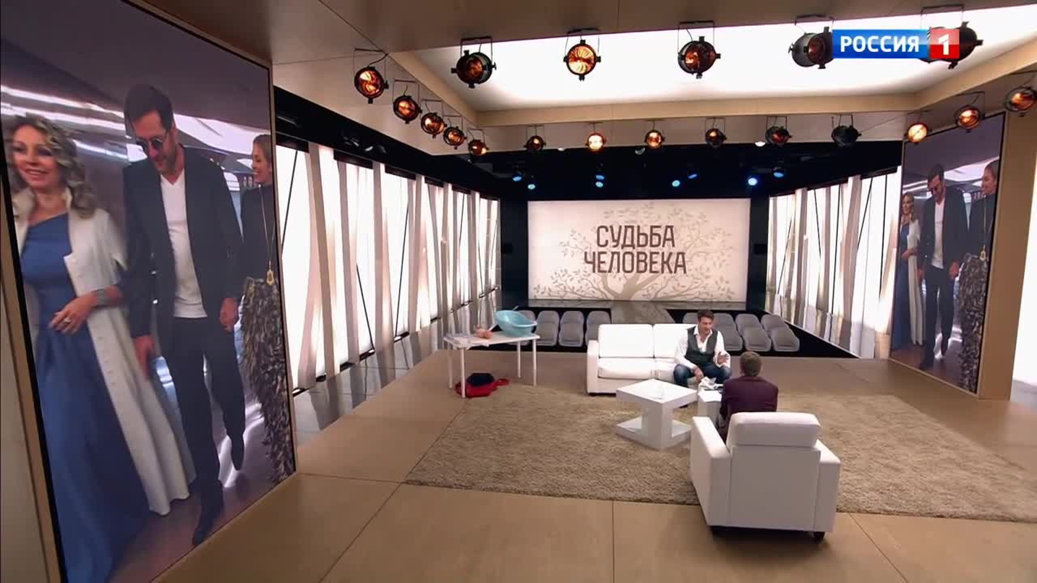 Кирилл Сафонов рассказал, как сделал предложение Саше Савельевой