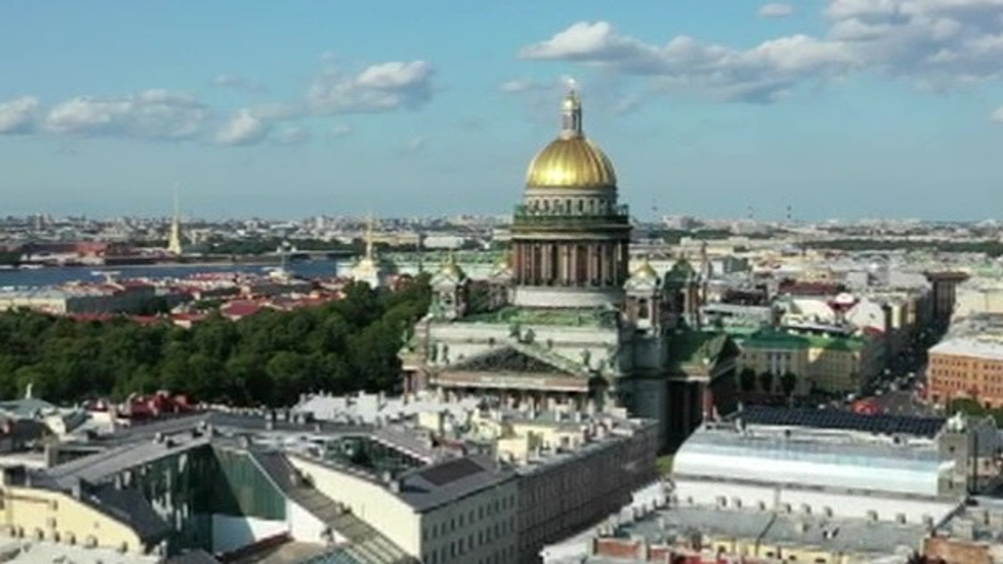 В Петербурге открыли церкви для верующих