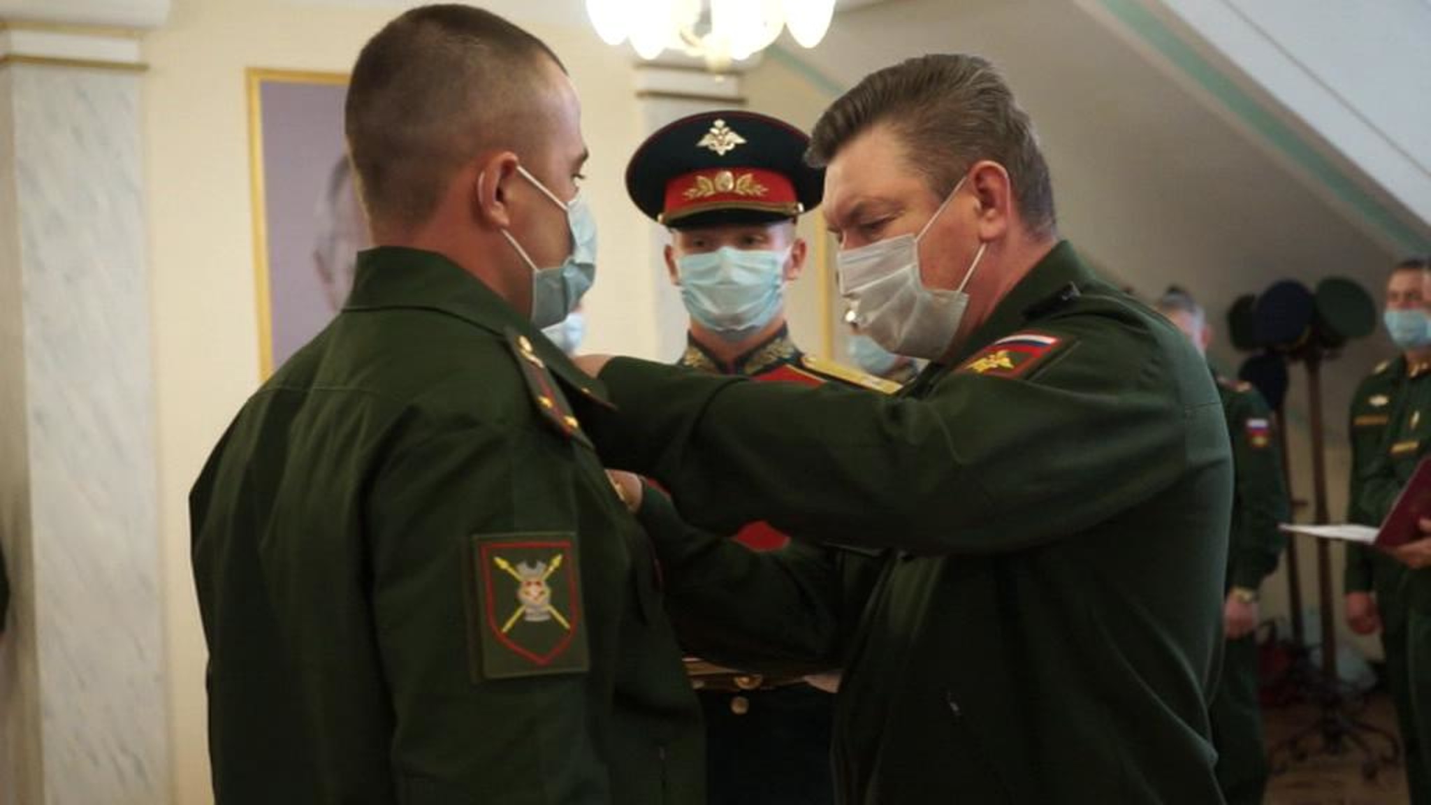 Уральский танкист-герой награжден медалью "За спасение погибавших"