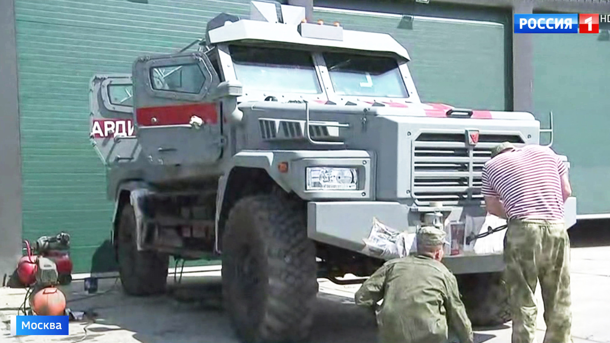 В Нижних Мневниках военную технику готовят к Параду Победы