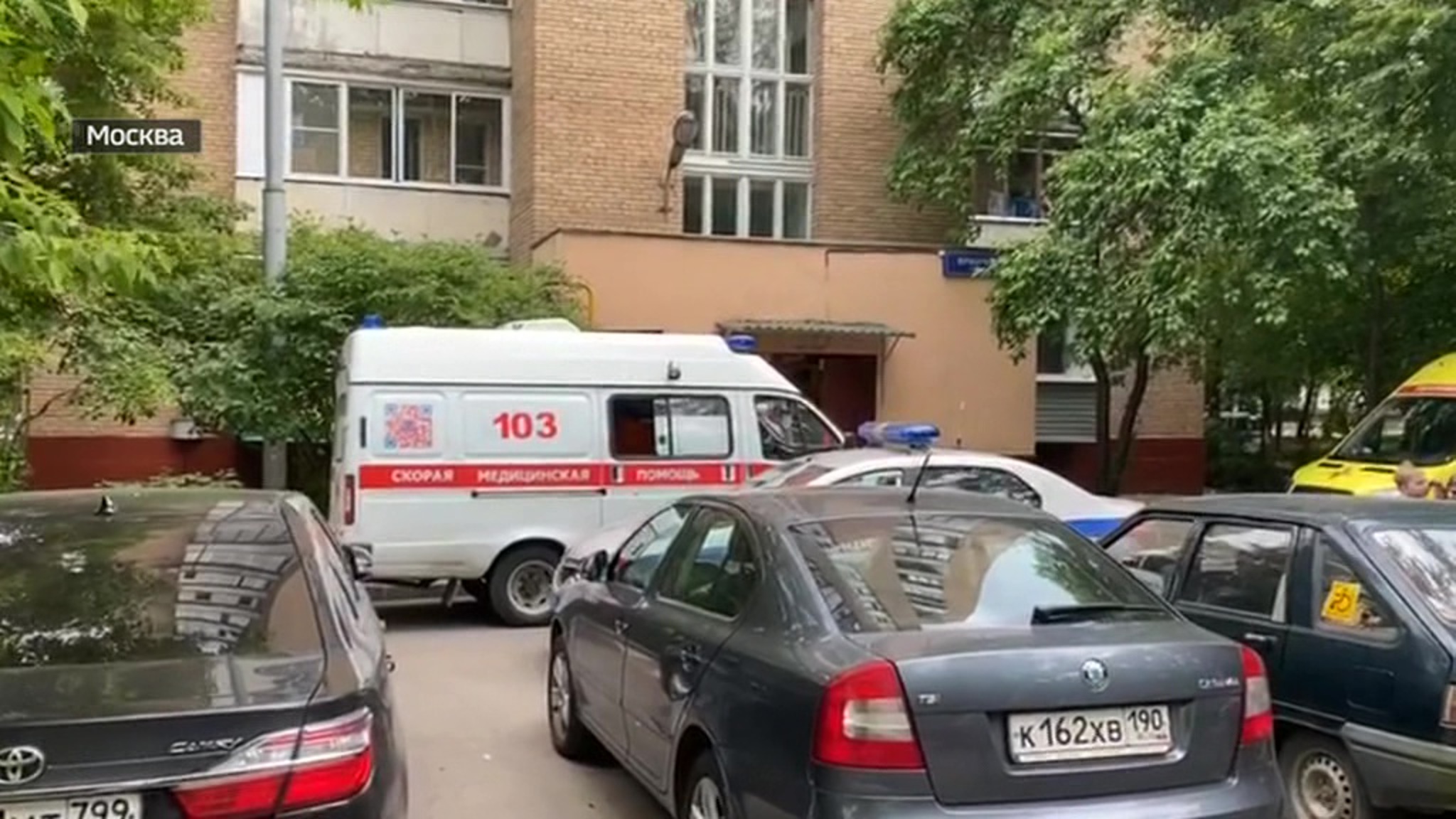 ЧП на улице Приорова: странные шоу во дворе и подозрительный сверток