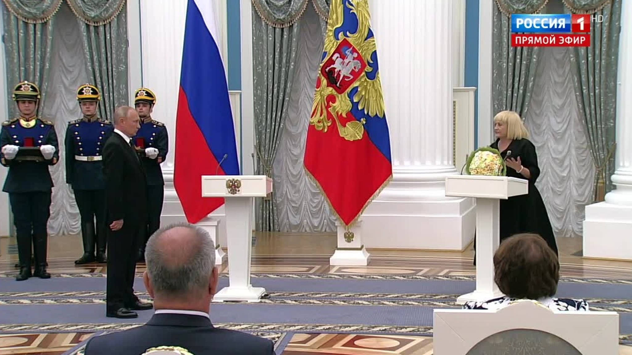 Путину предложили ввести статус "ребенок погибшего защитника Отечества"