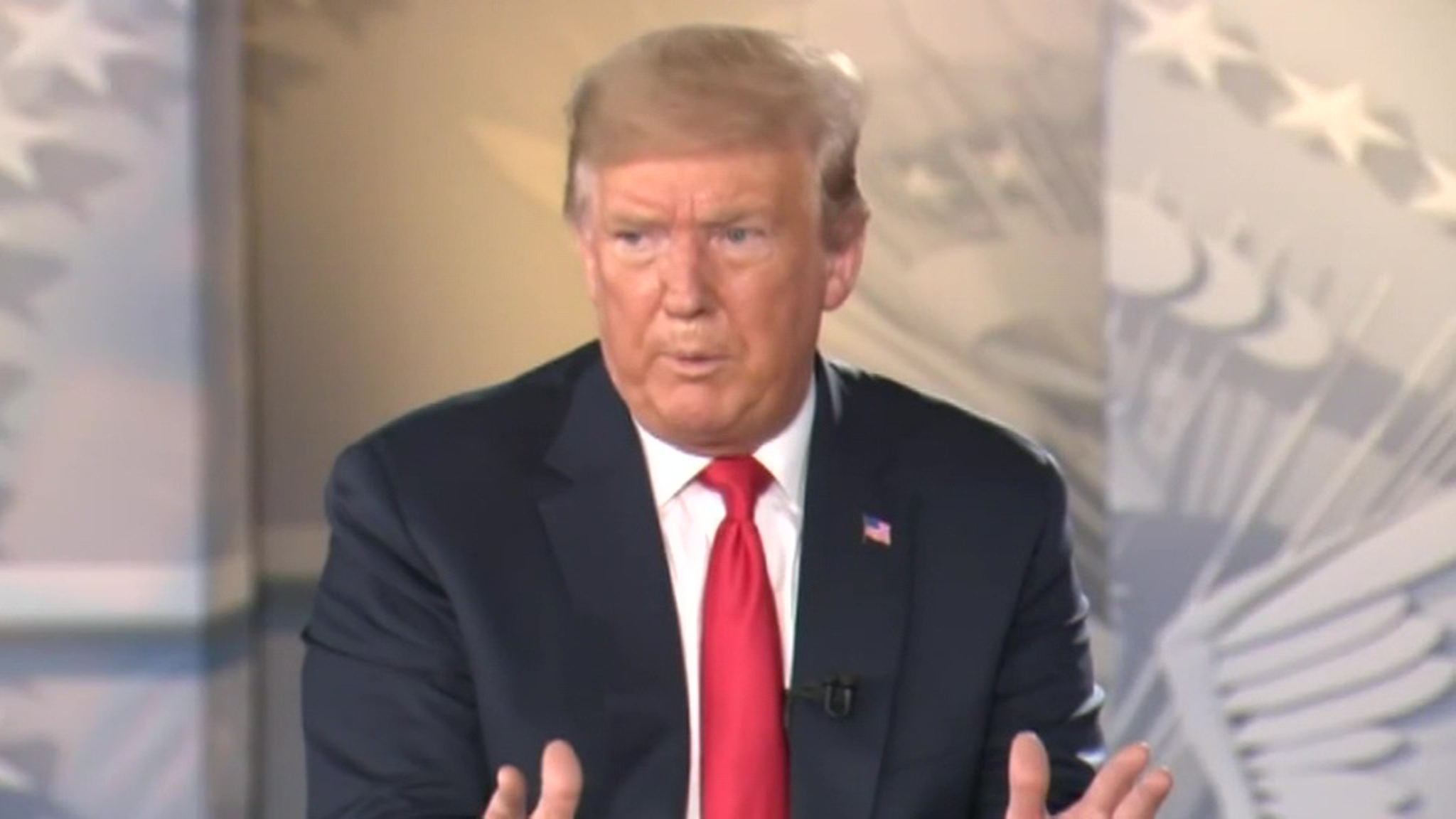 Трамп назвал Болтона сумасшедшим маньяком