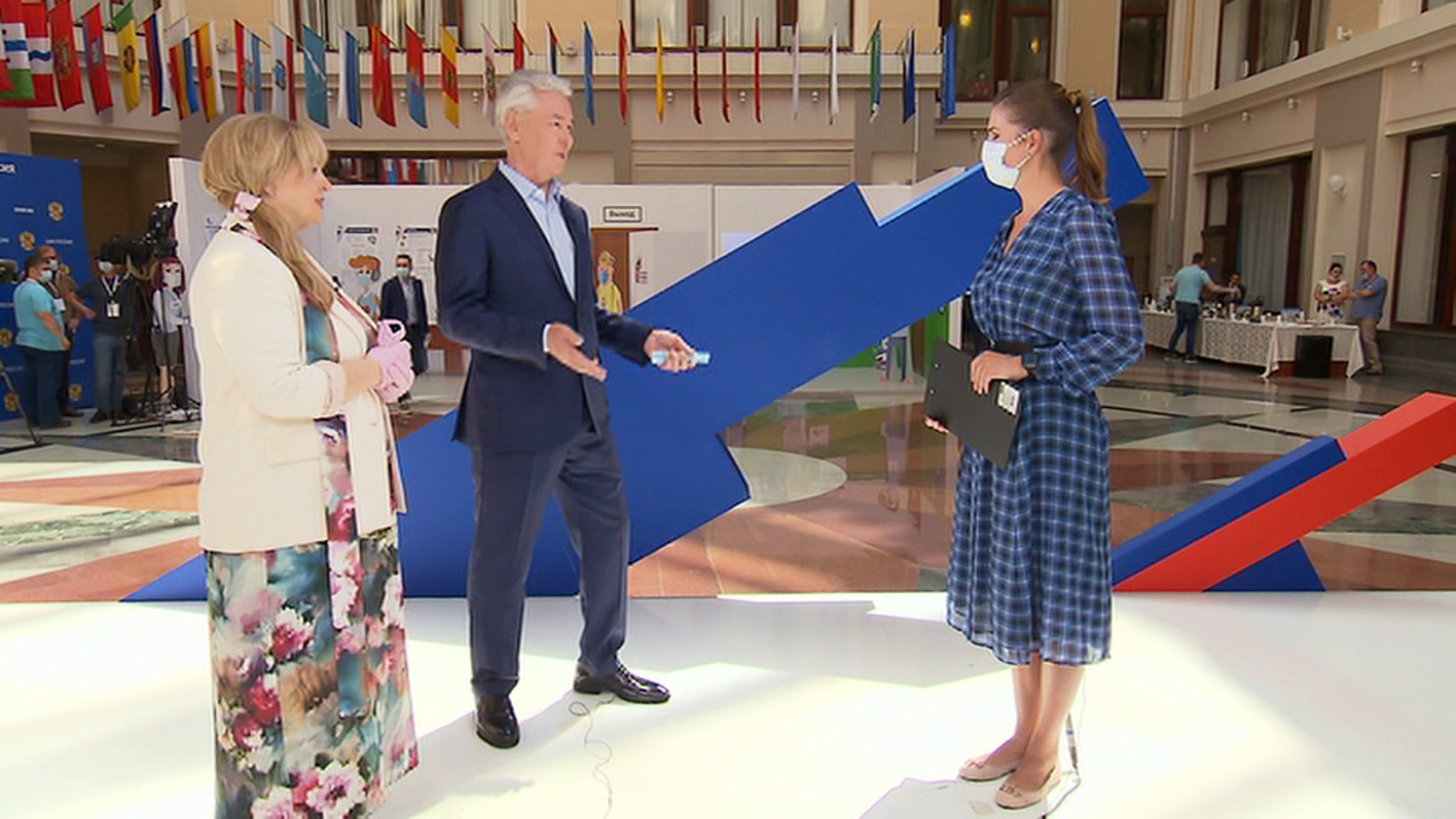Более девяти процентов избирателей проголосовали в первый день