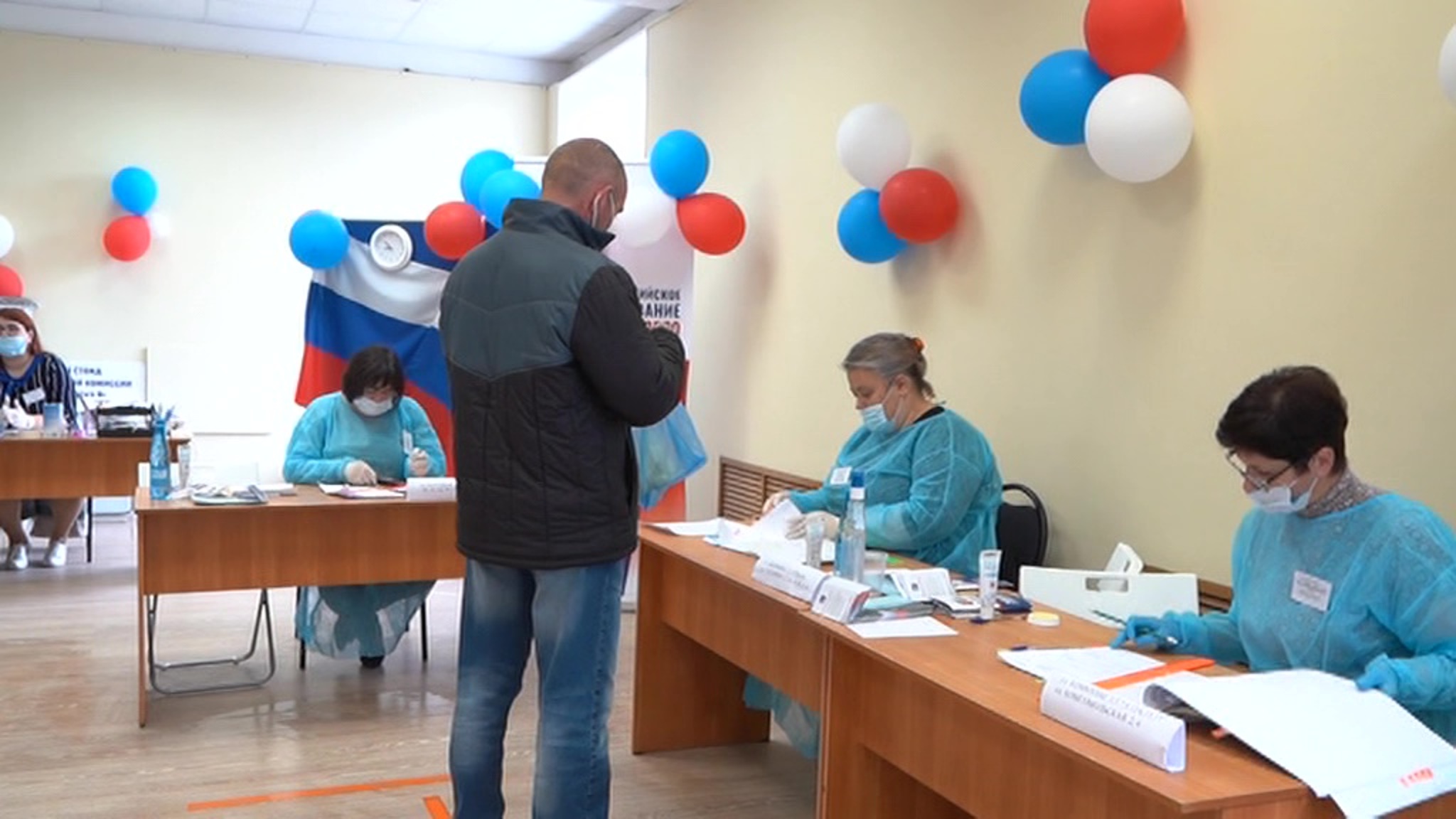 В Магадане открылись 85 постоянных избирательных участков и около 20 временных
