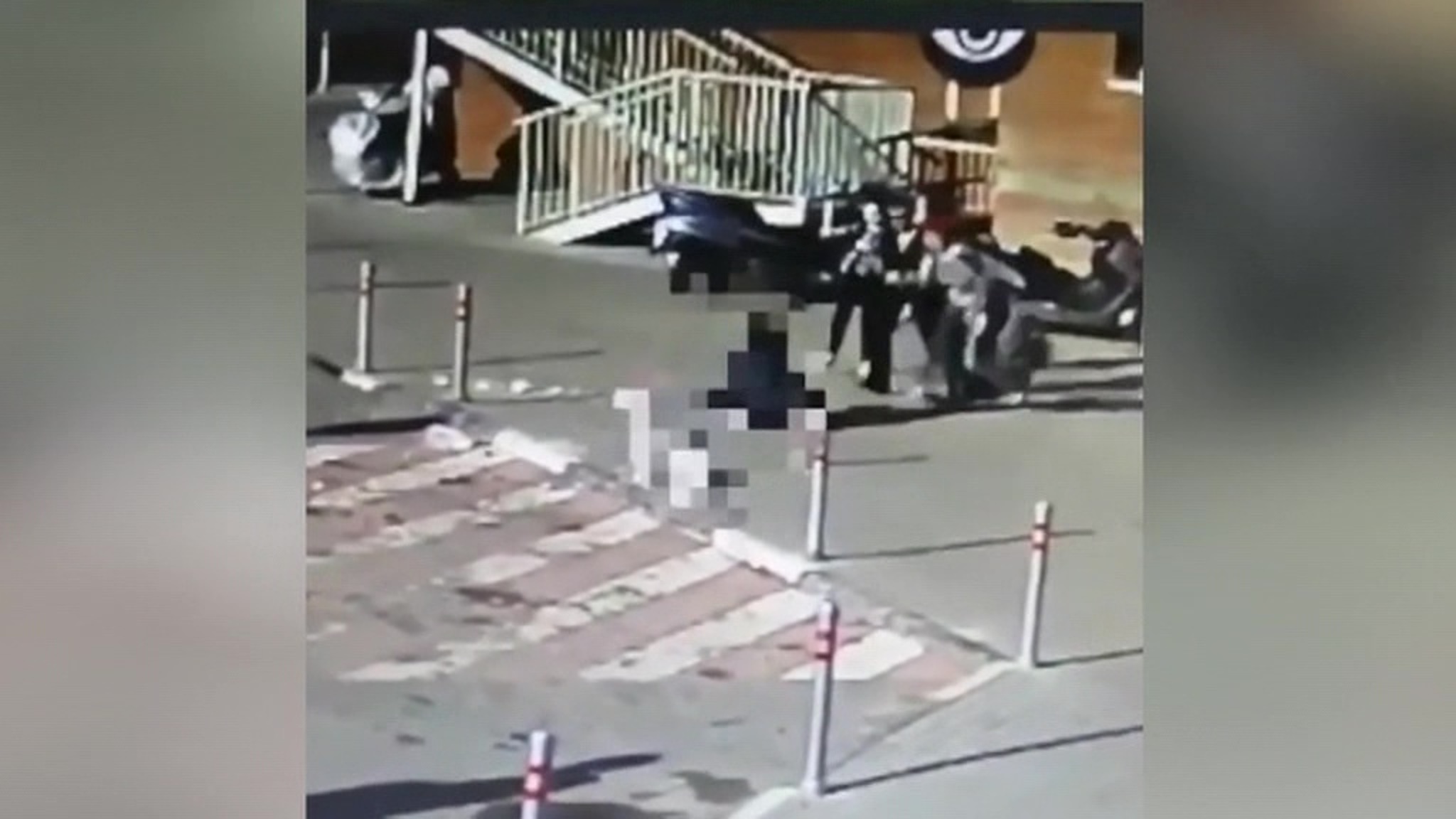 После падения на девочку бутылки с 23 этажа завели уголовное дело