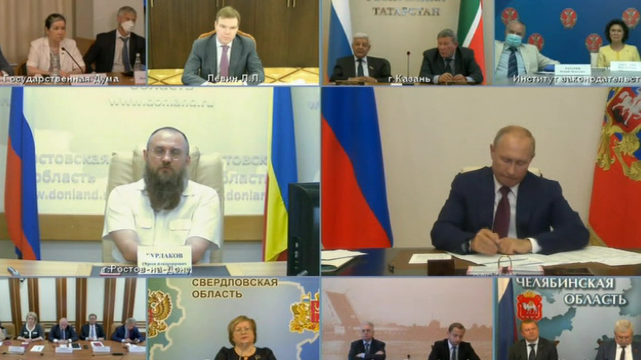 Поправки в Конституцию, возможная невиновность Ефремова и задержание сообщницы Эпштейна: мнения экспертов