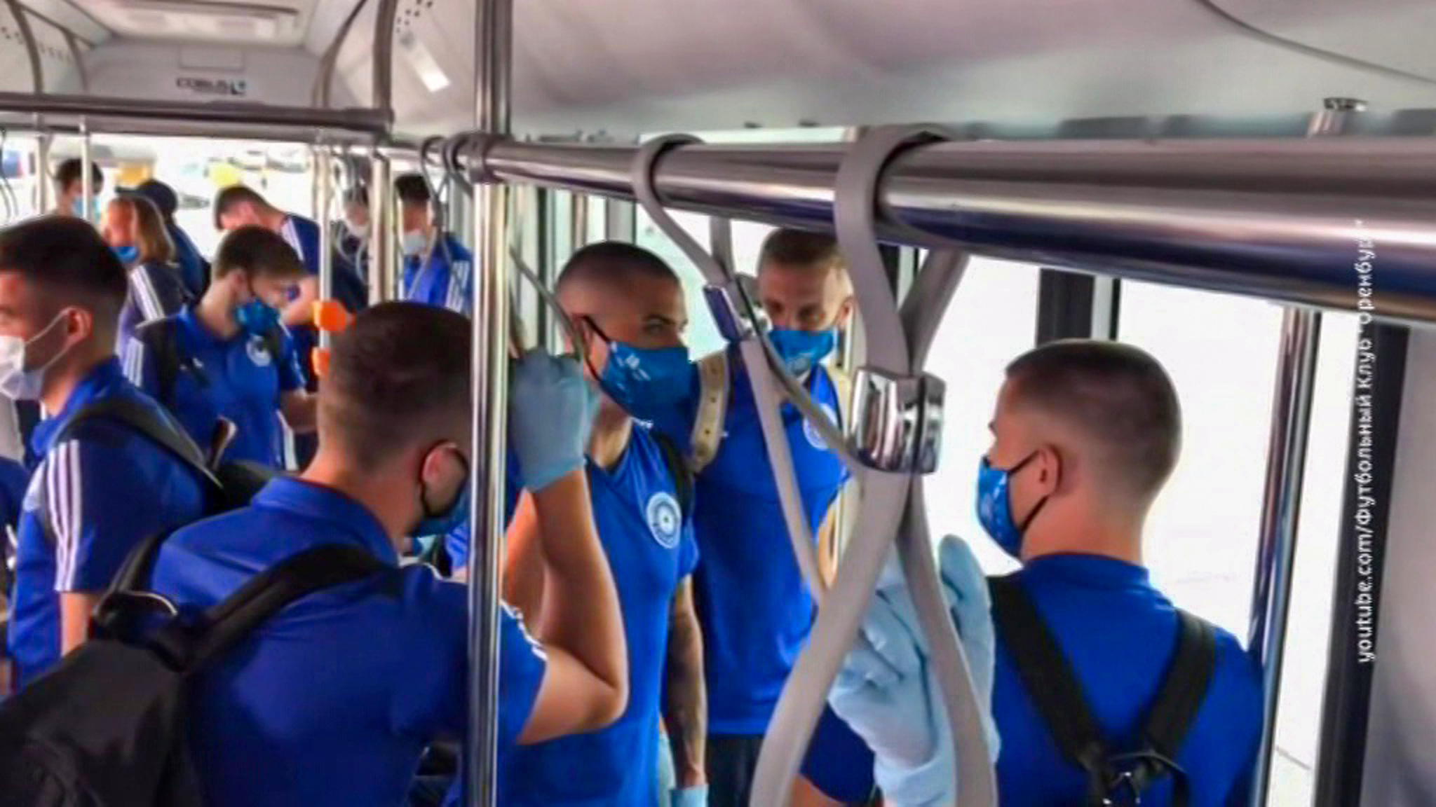 Коронавирус снова атакует спортивные зрелища