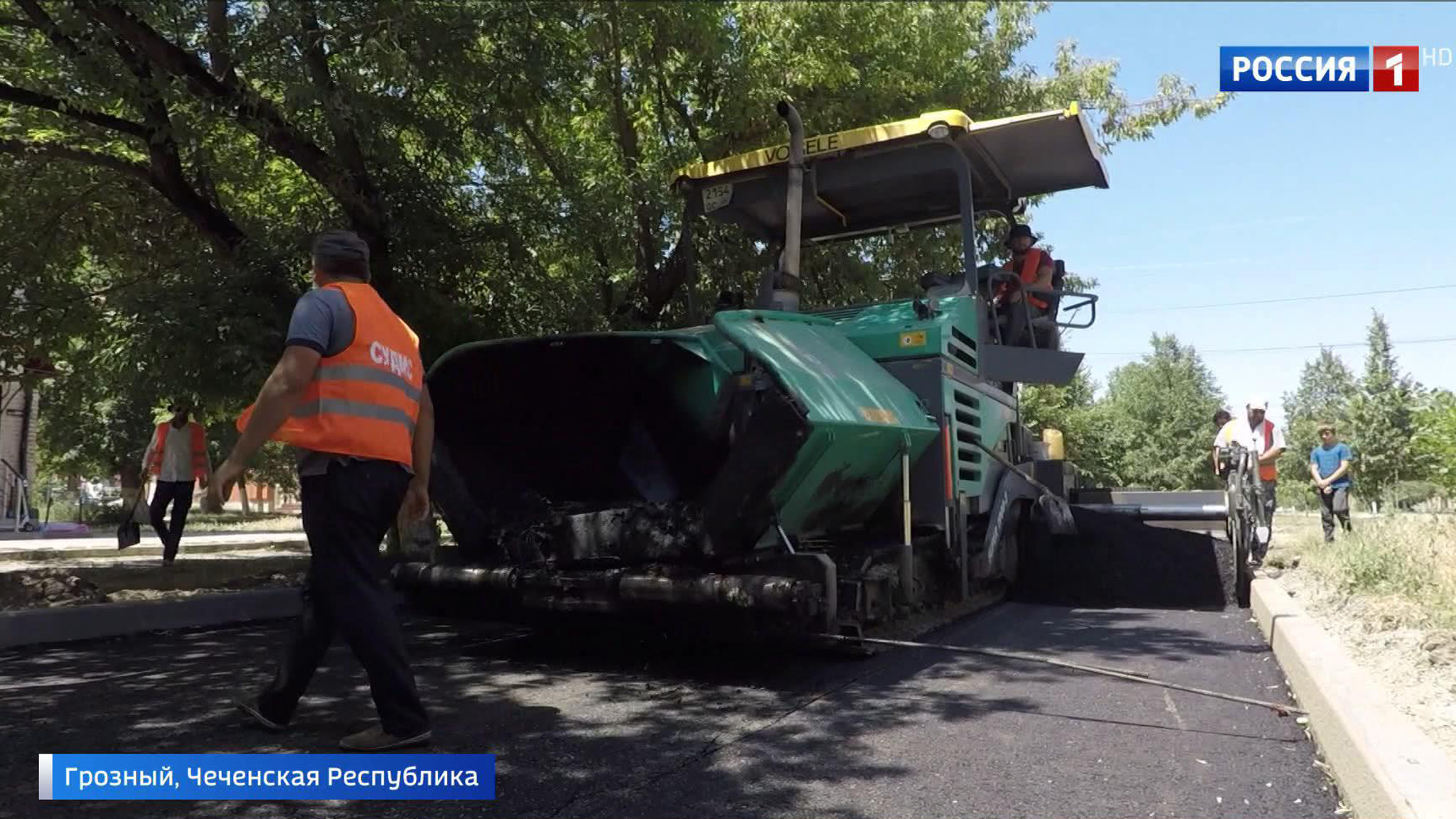 В рамках нацпроекта в Грозном заасфальтируют 42 участка возле школ