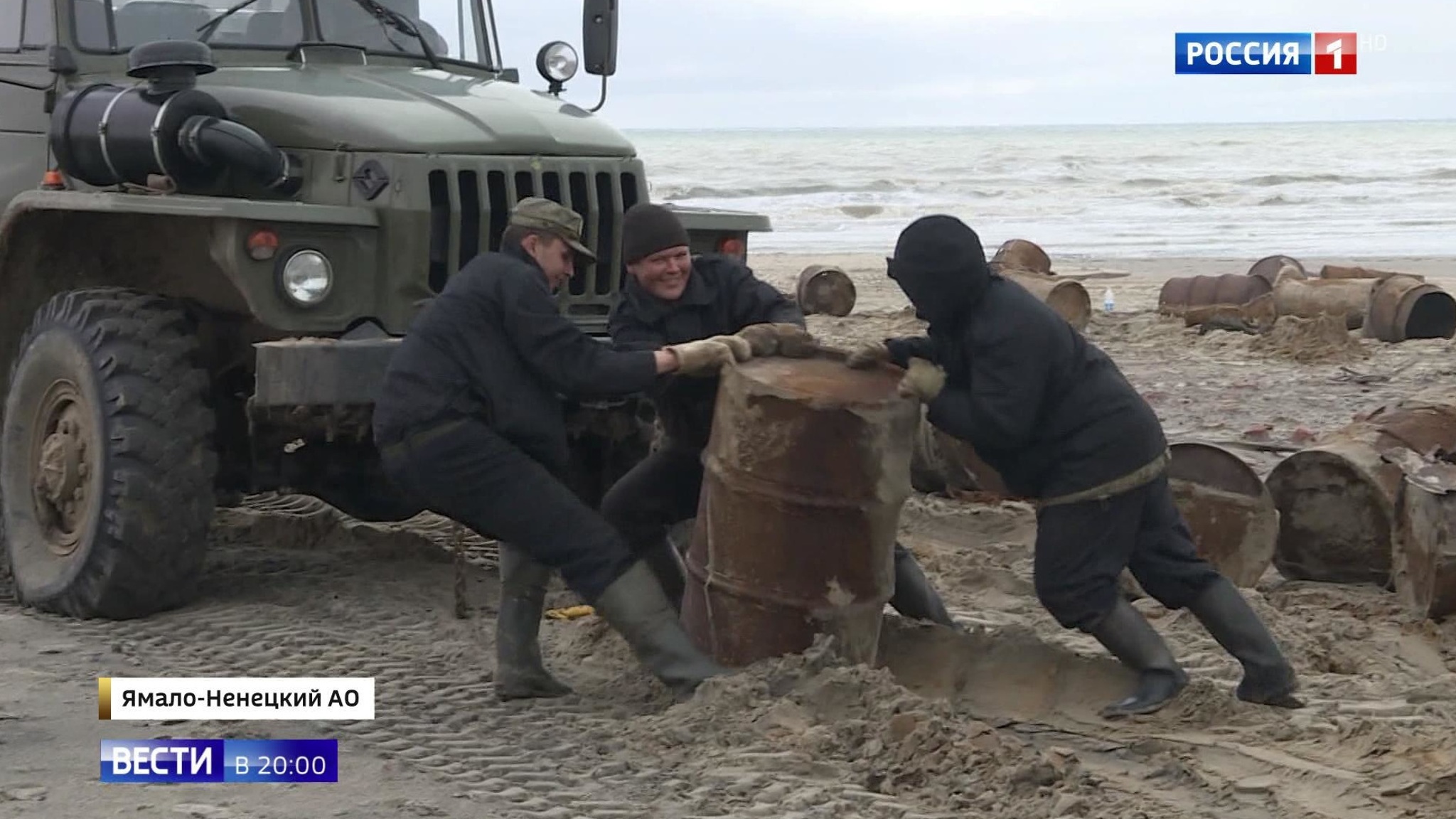 Российские военные собрали на Ямале 125 тонн металлолома