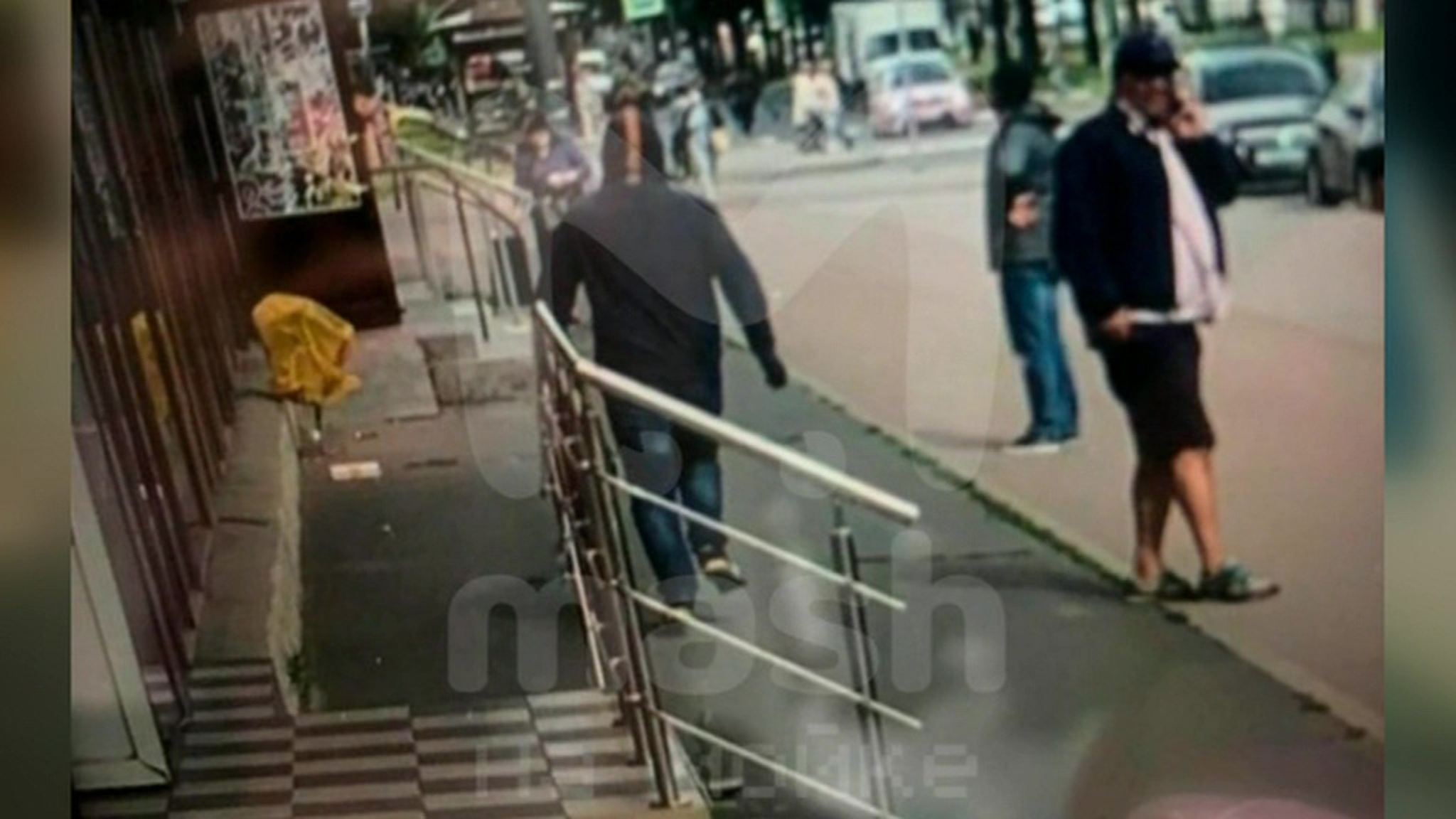 В Петербурге вооруженный мужчина похитил из банка 4 миллиона рублей