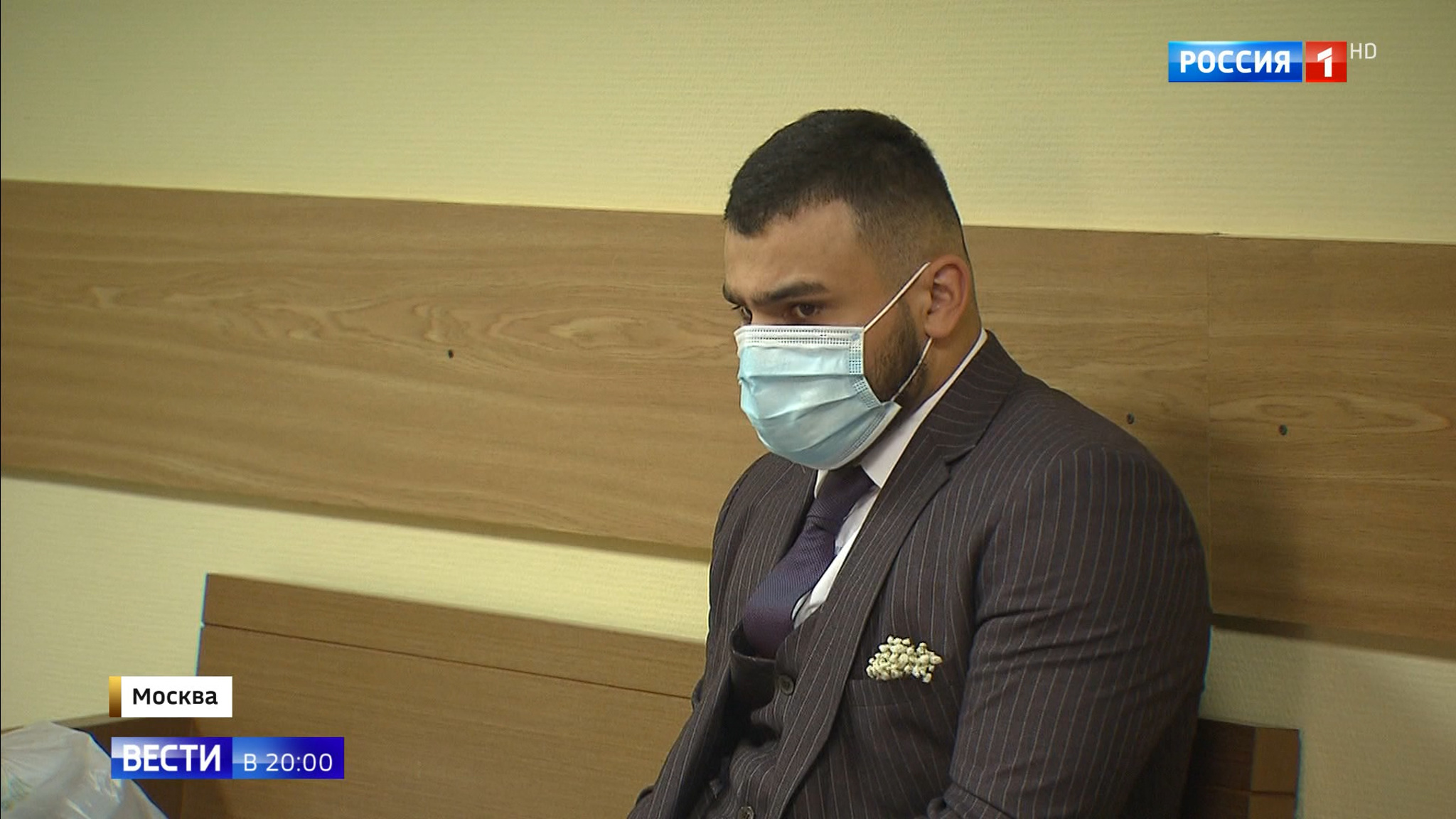 Дискотека посередине дороги: танец на МКАД обошелся свадебному кортежу в 200 тысяч