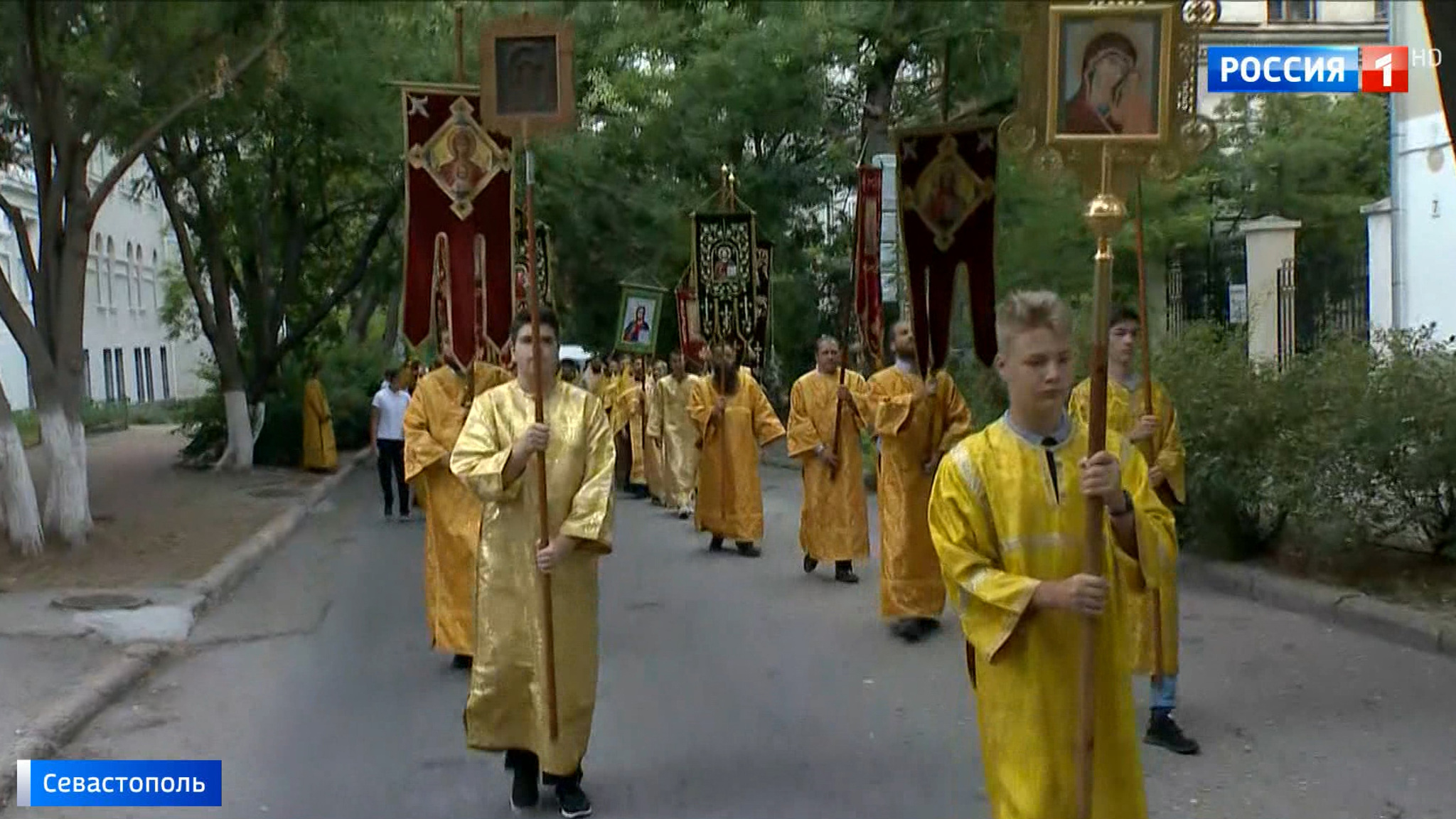 В честь Дня крещения Руси в Севастополе совершили крестный ход