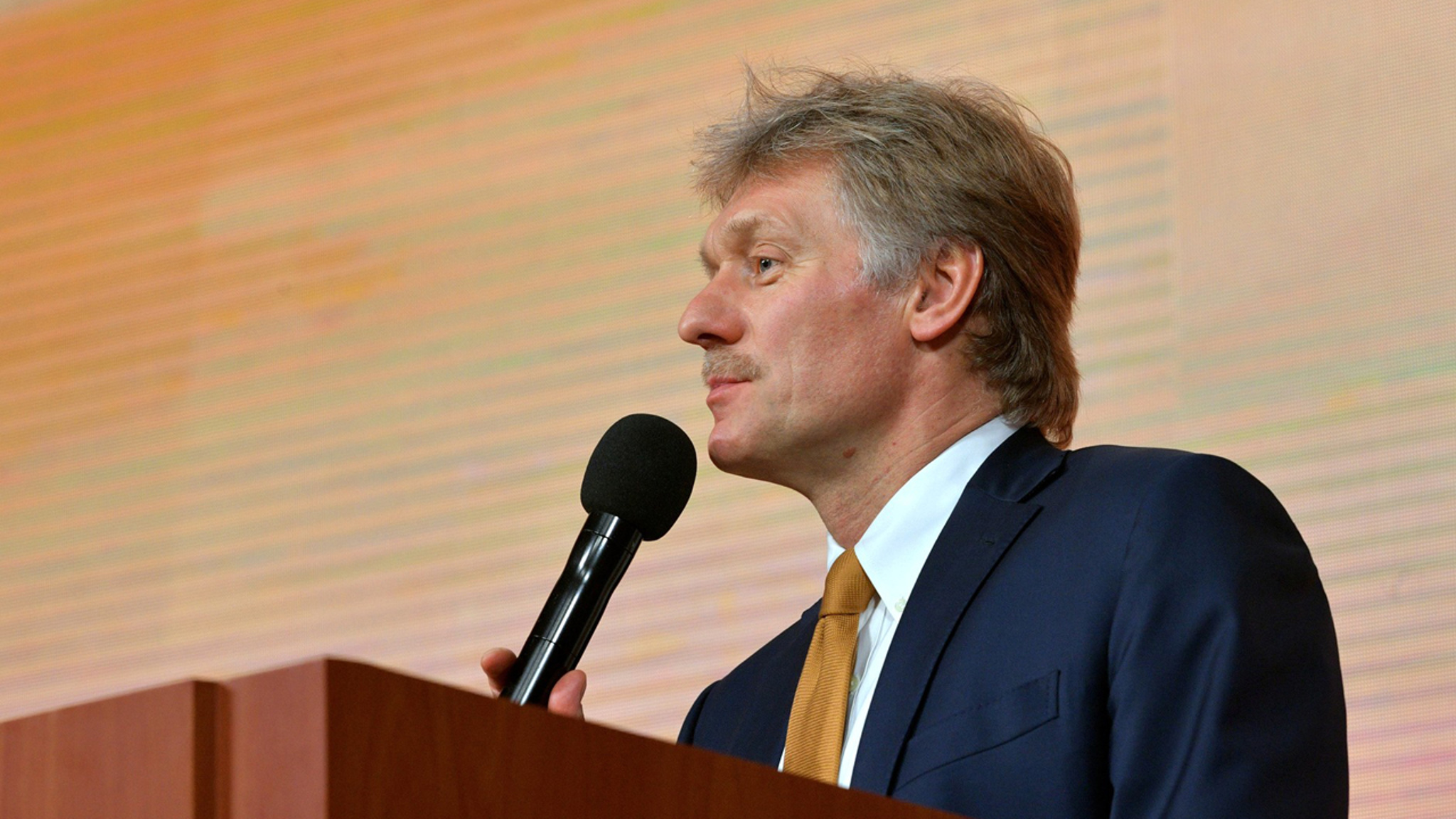Песков: решение Британии наращивать ядерный потенциал вредит международной стабильности