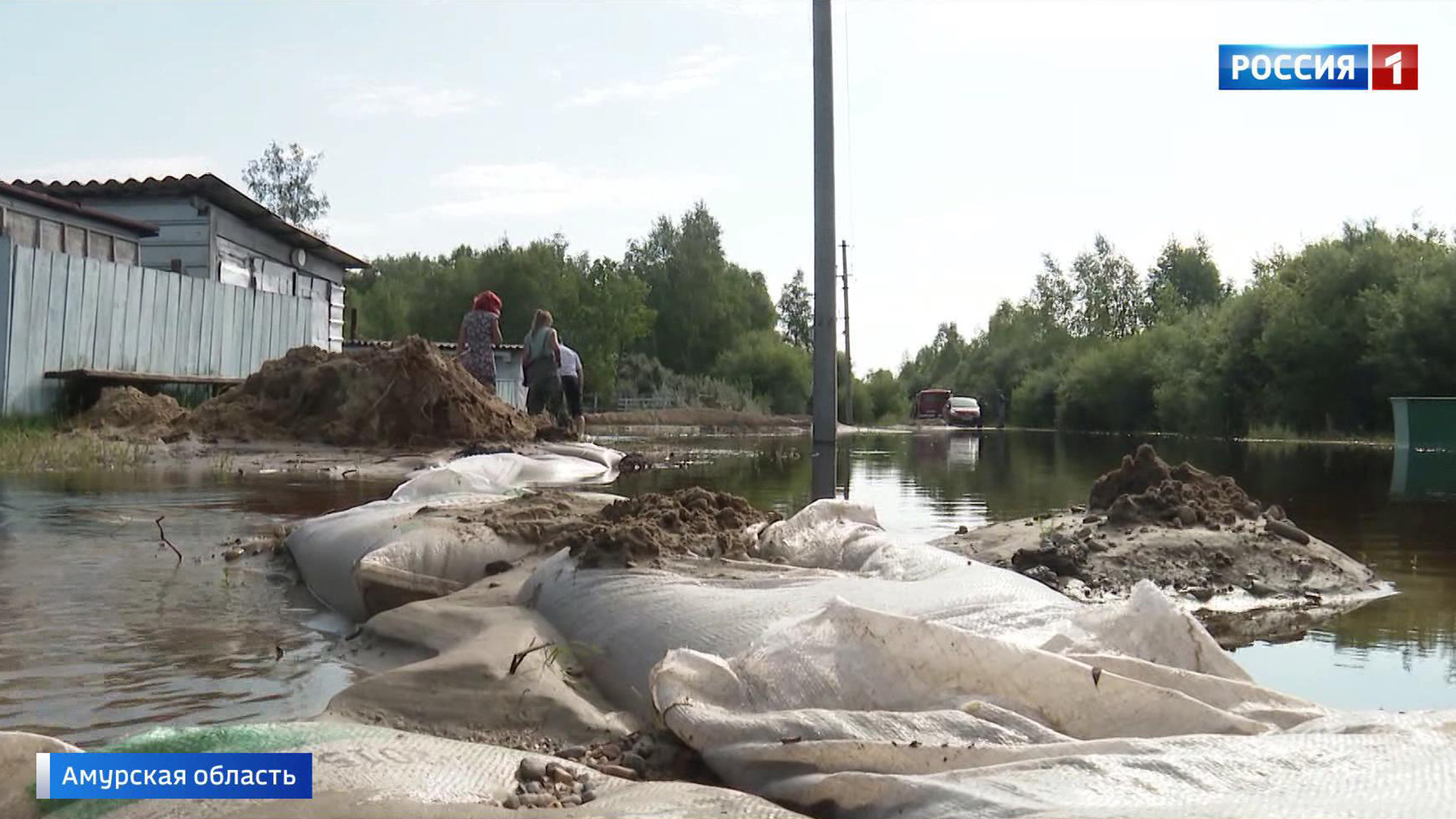 В Приамурье поток воды оставил людей без урожая, на пути еще 12 сел