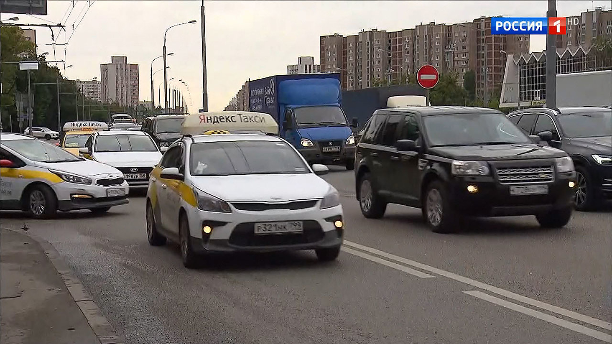 В столице хотят запретить таксистам ездить по выделенным полосам