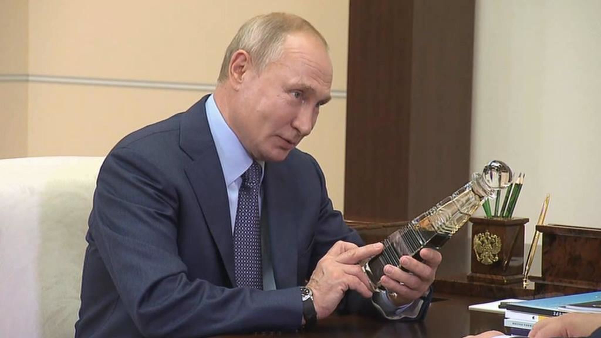 Сечин передал Путину первую нефть с уникального проекта "Восток Ойл" c потрясающими характеристиками