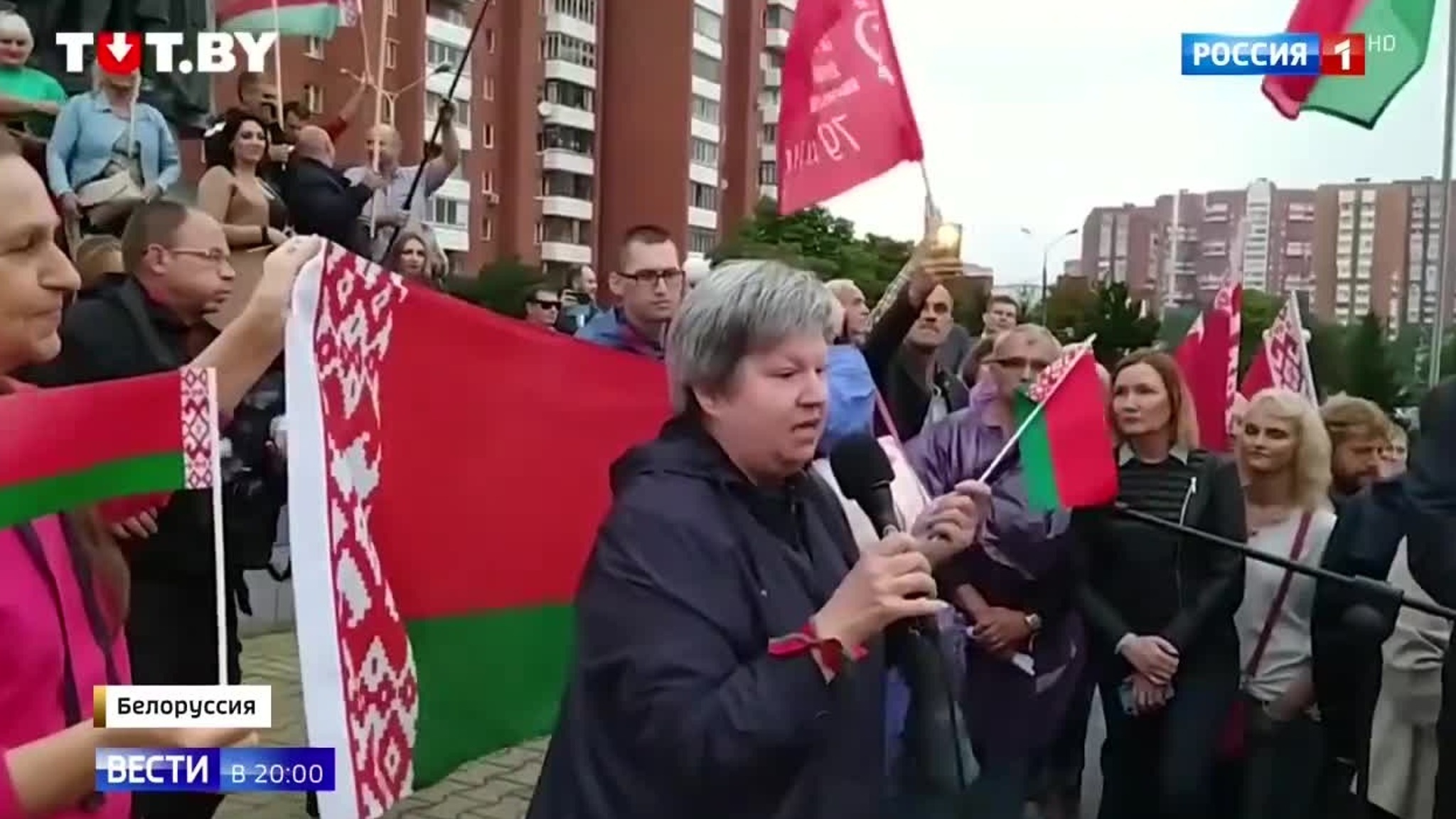 Не отец, не отчим, а батька: акции в поддержку Лукашенко продолжаются