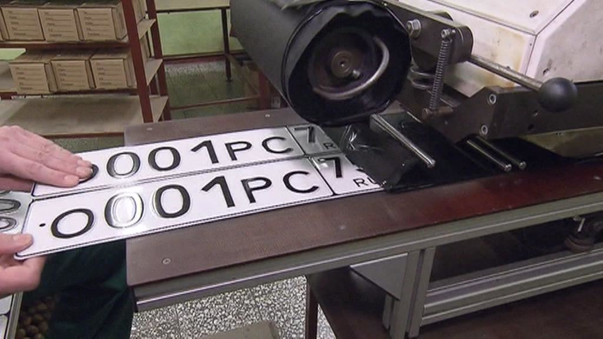 Мишустин подписал постановление о регистрации автомобилей в МФЦ