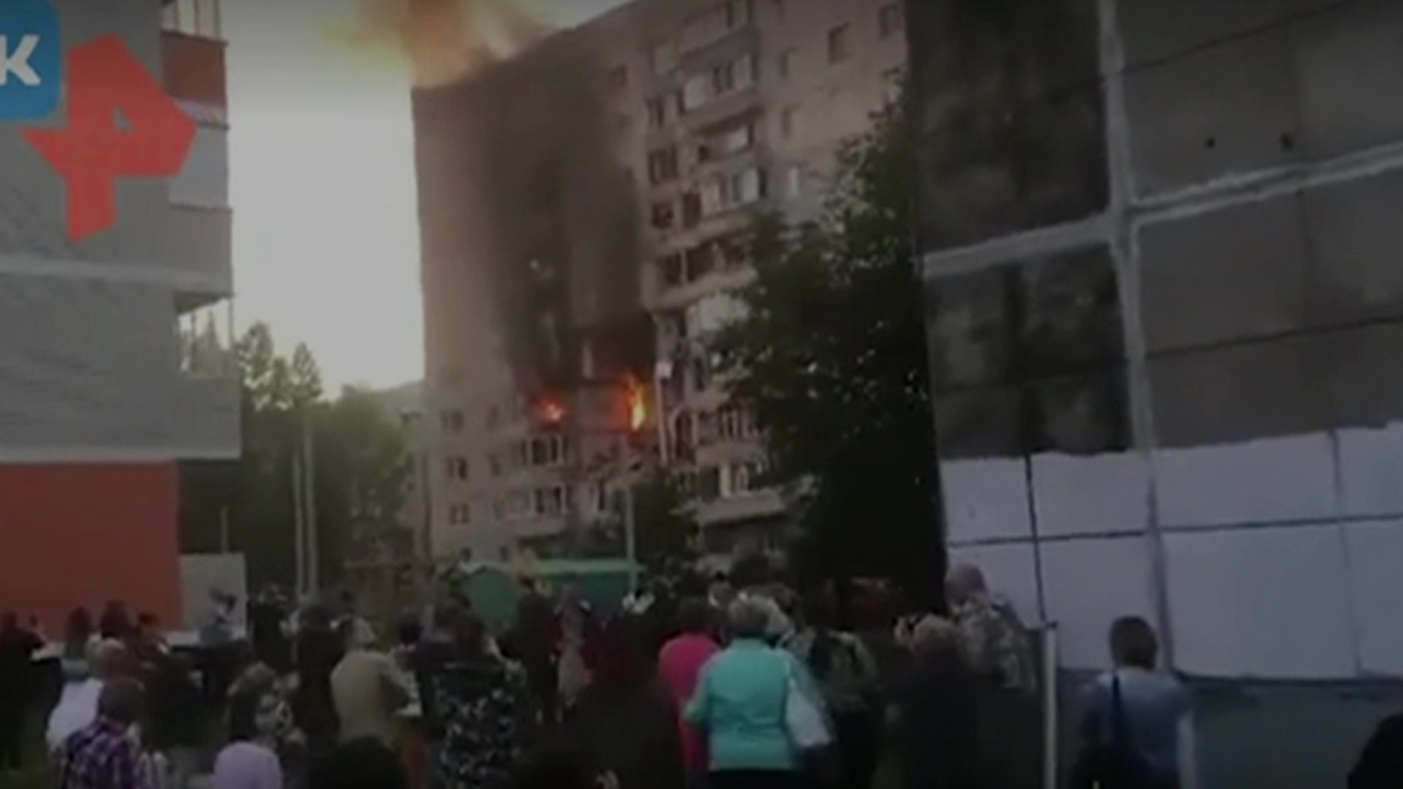 Взрыв спровоцировал обрушение и пожар в ярославской десятиэтажке