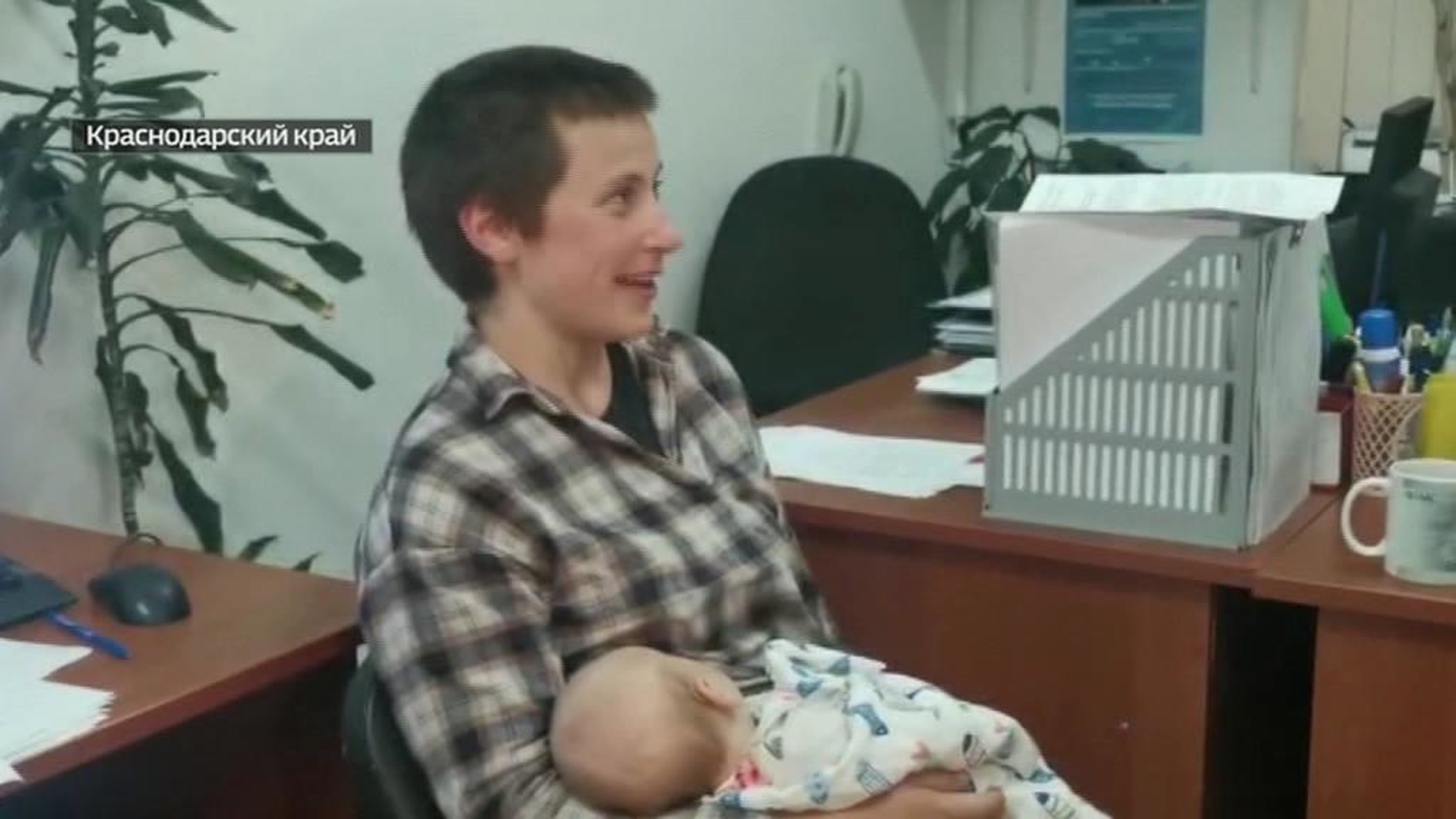 Ребенок не игрушка: нерадивые родители могут лишиться прав на двухмесячную дочь