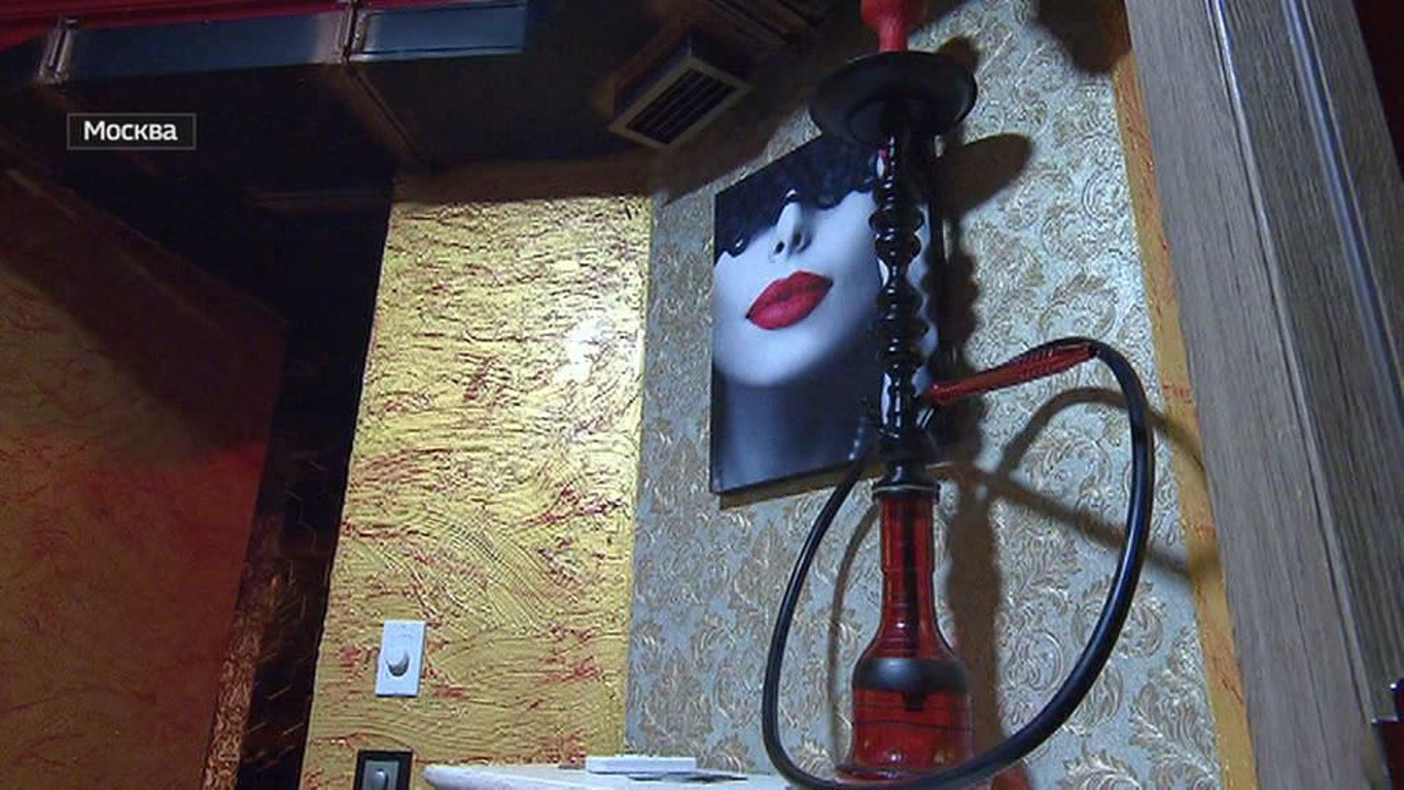 Жили и работали в сауне: столичные полицейские накрыли сразу два публичных дома