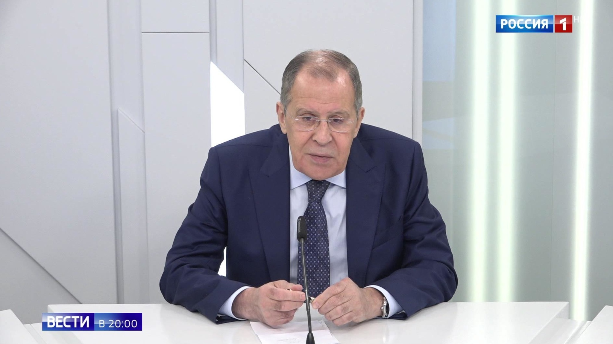 Лавров объяснил, что делают американцы