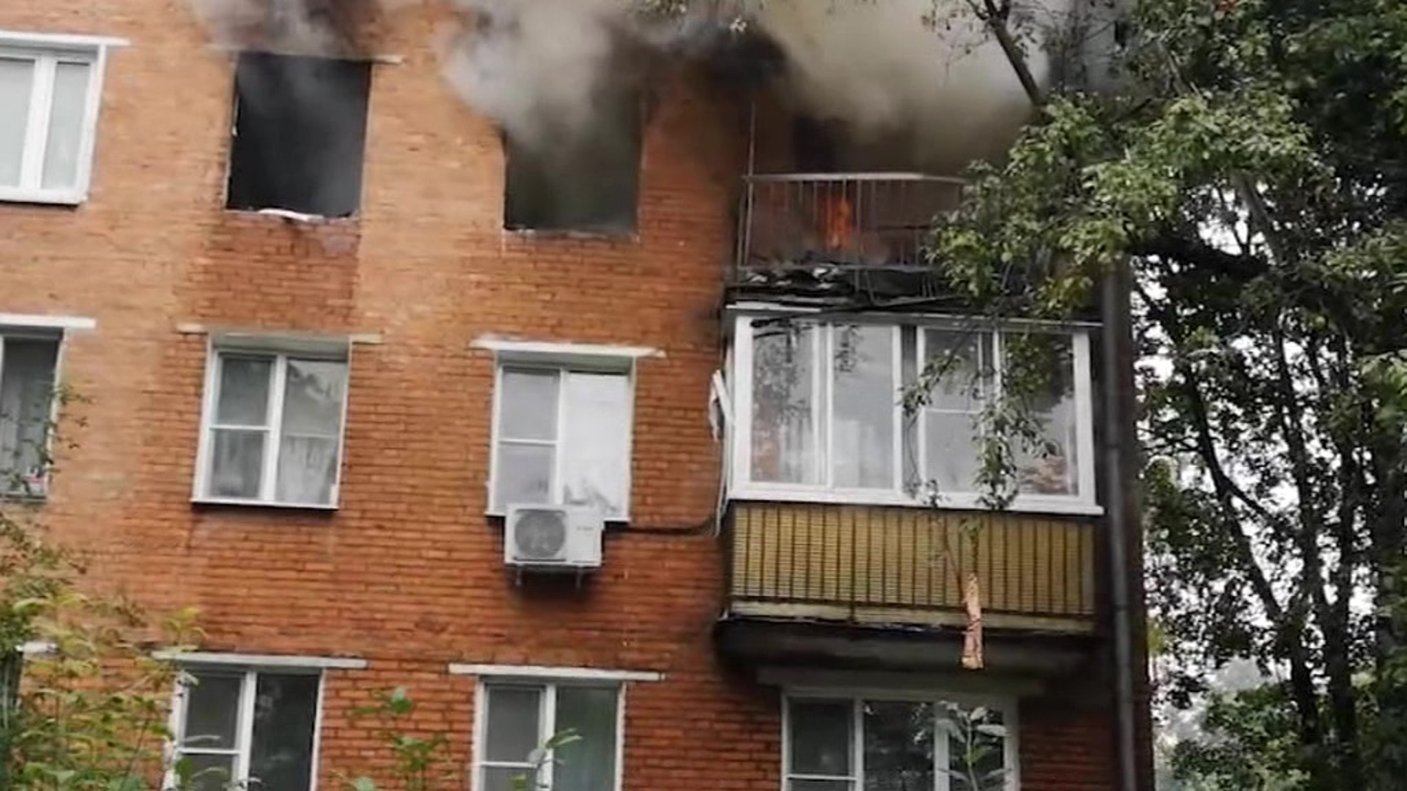 На западе Москвы в жилом доме прогремел взрыв