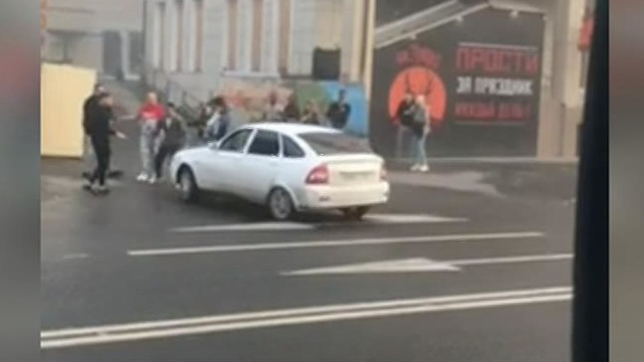 Тюменец протаранил своих обидчиков и сбежал
