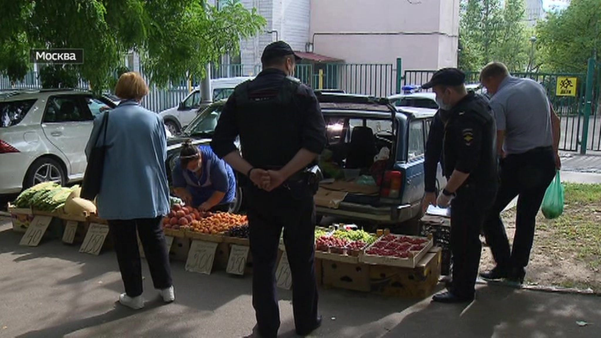 По плодам узнаете: что кроется в продукции нелегальных торговцев