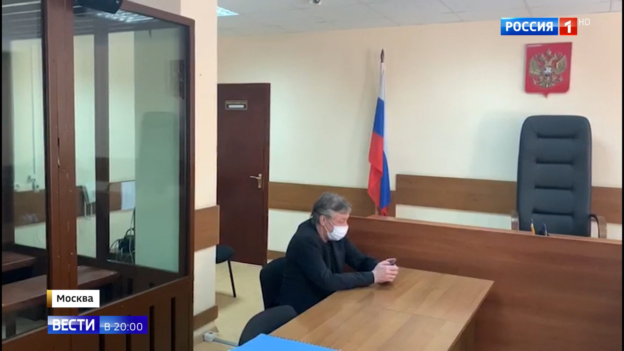 Перед аварией выпил водку, а вину признал с похмелья: откровения Ефремова