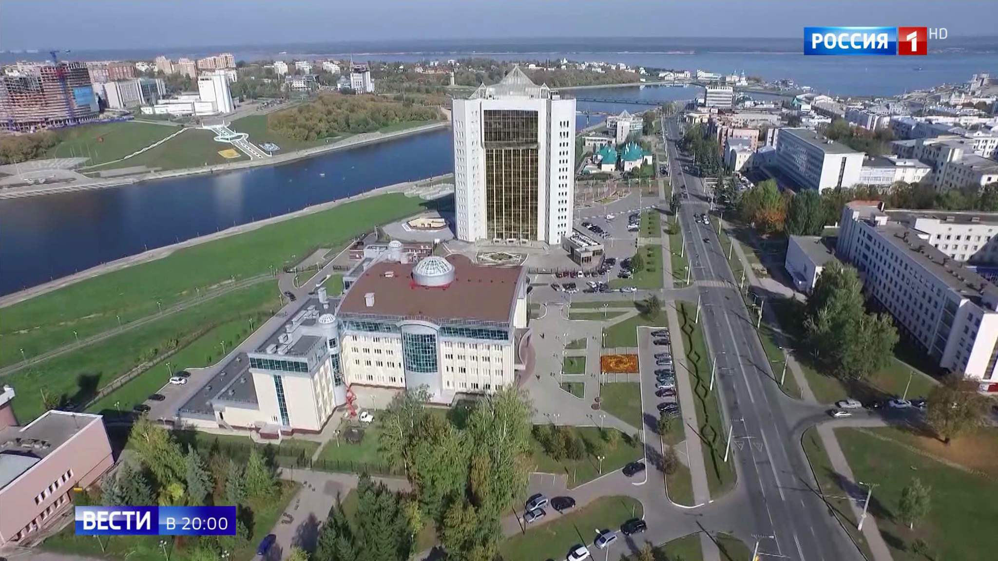 Реконструкция больницы, безработица и экология: Путин поговорил с главой Чувашской Республики