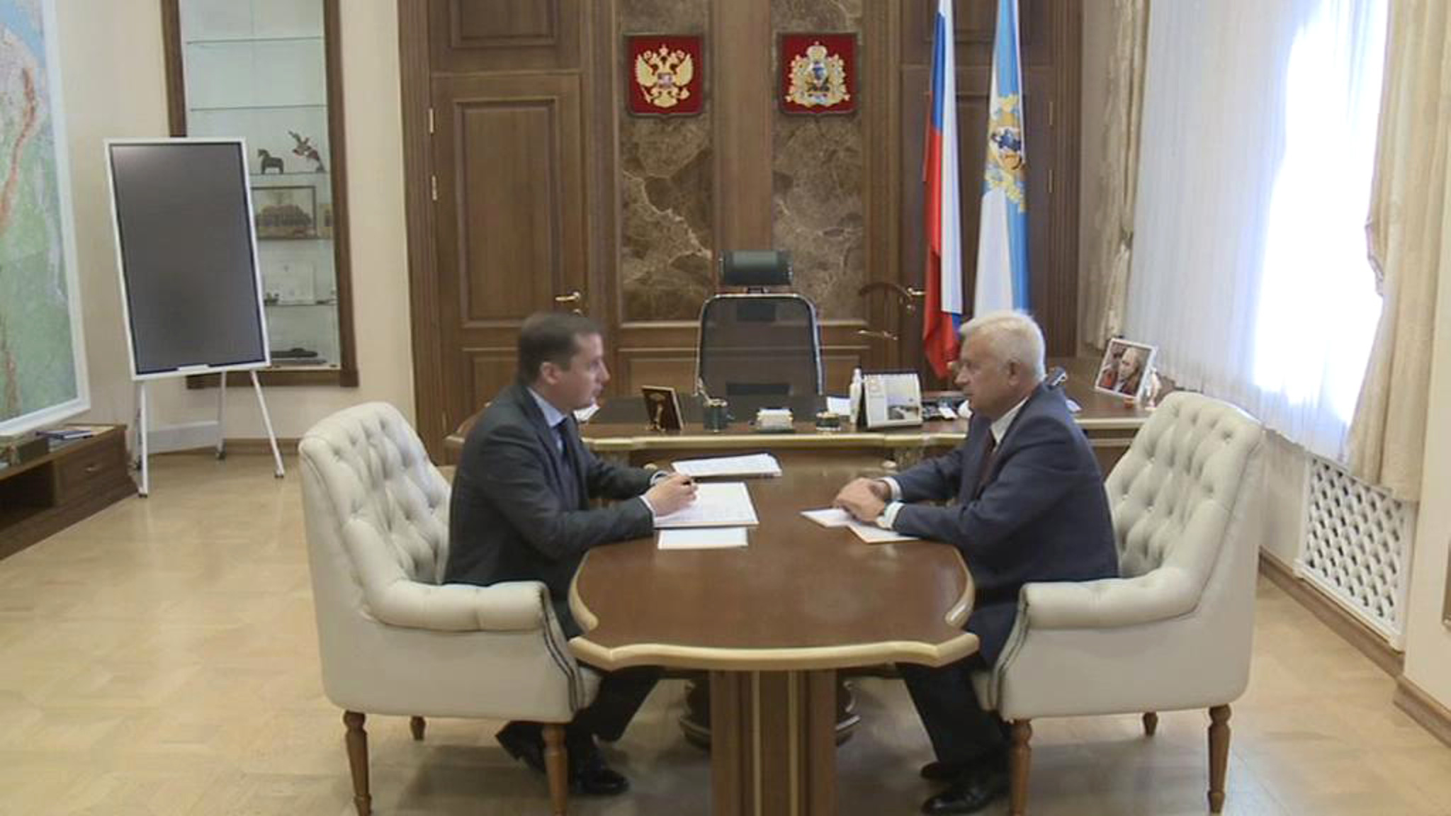Глава Архангельской области встретился с президентом "Лукойла" Алекперовым