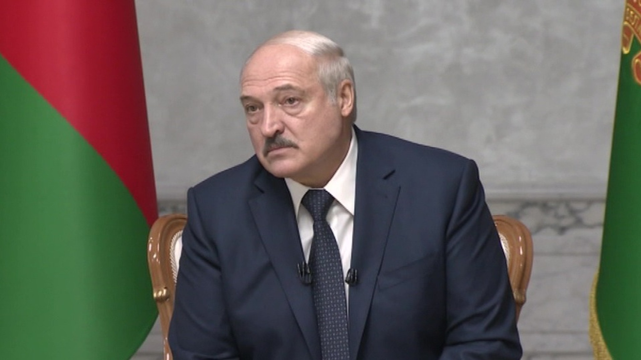 Лукашенко сравнил себя с Порошенко и рассказал про миллиарды