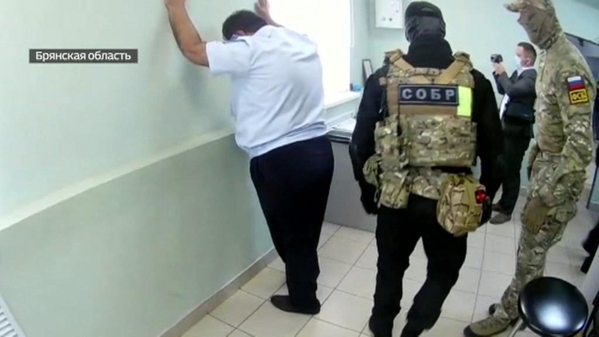 120 тысяч рублей – и права в кармане: в Брянске задержали полицейских-взяточников