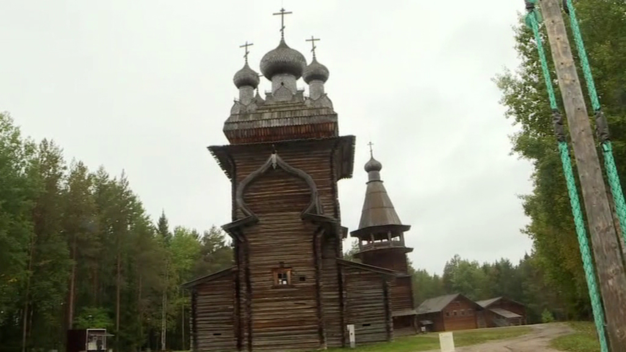 Сразу несколько глав регионов встречались с жителями и инспектировали объекты