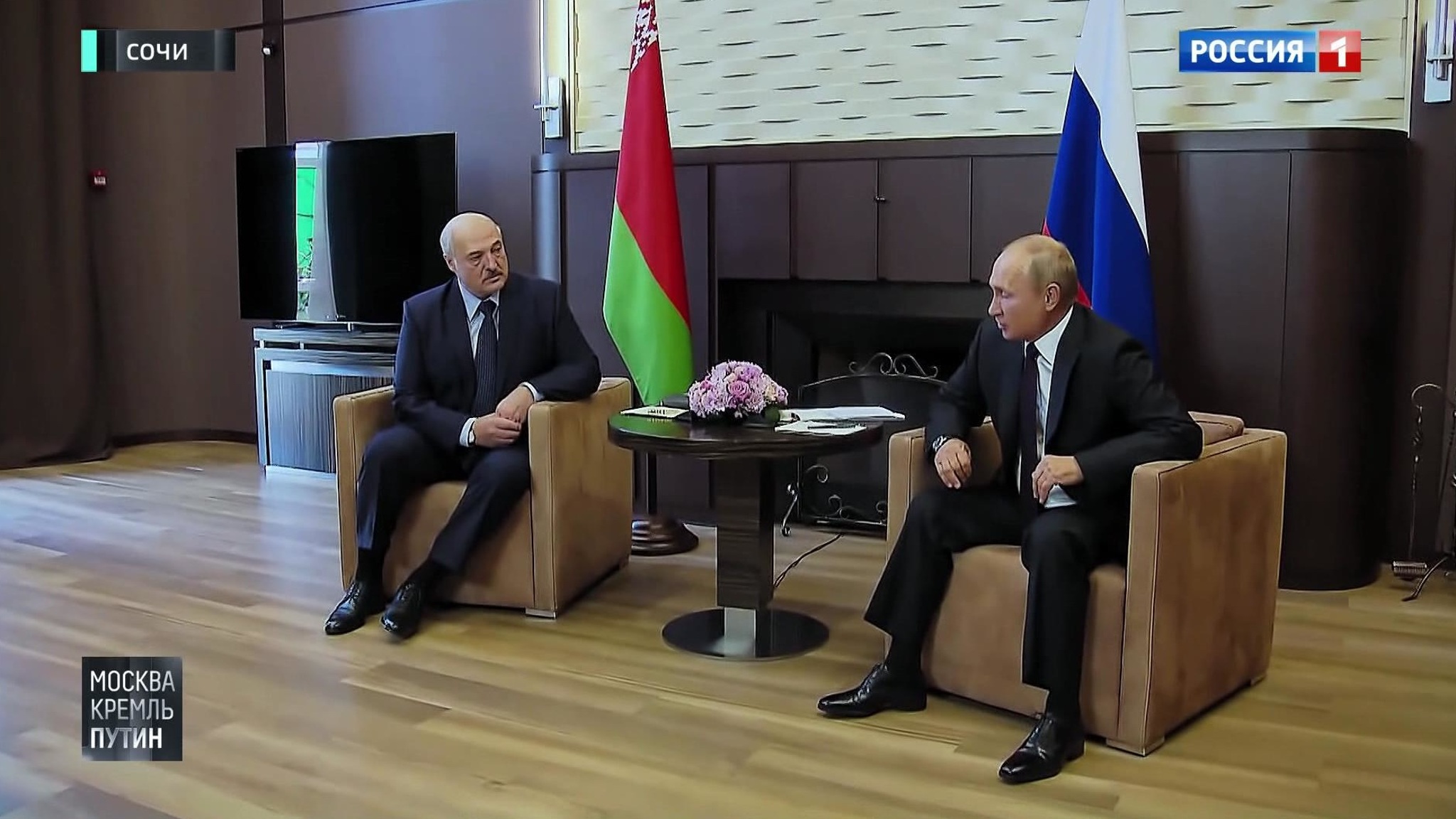 Песков рассказал о "своем диалоге" Путина и Лукашенко