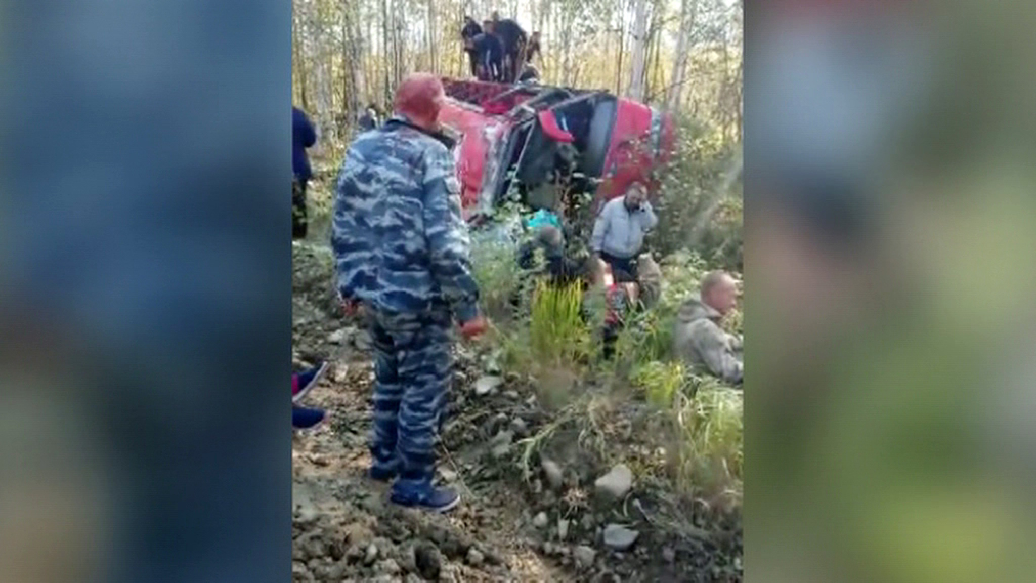 Автобус с 45 пассажирами опрокинулся в Хабаровском крае